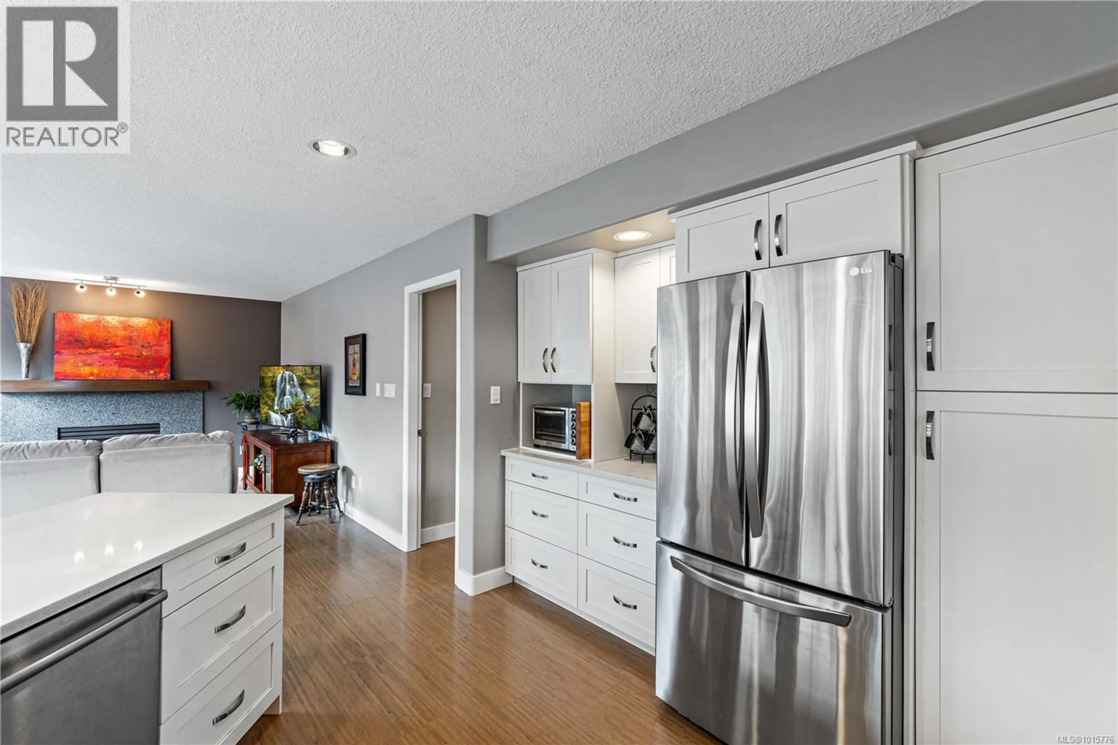 Open concept kitchen, unknown for 6123 JANELLE PLACE, Nanaimo British Columbia V9V1M7