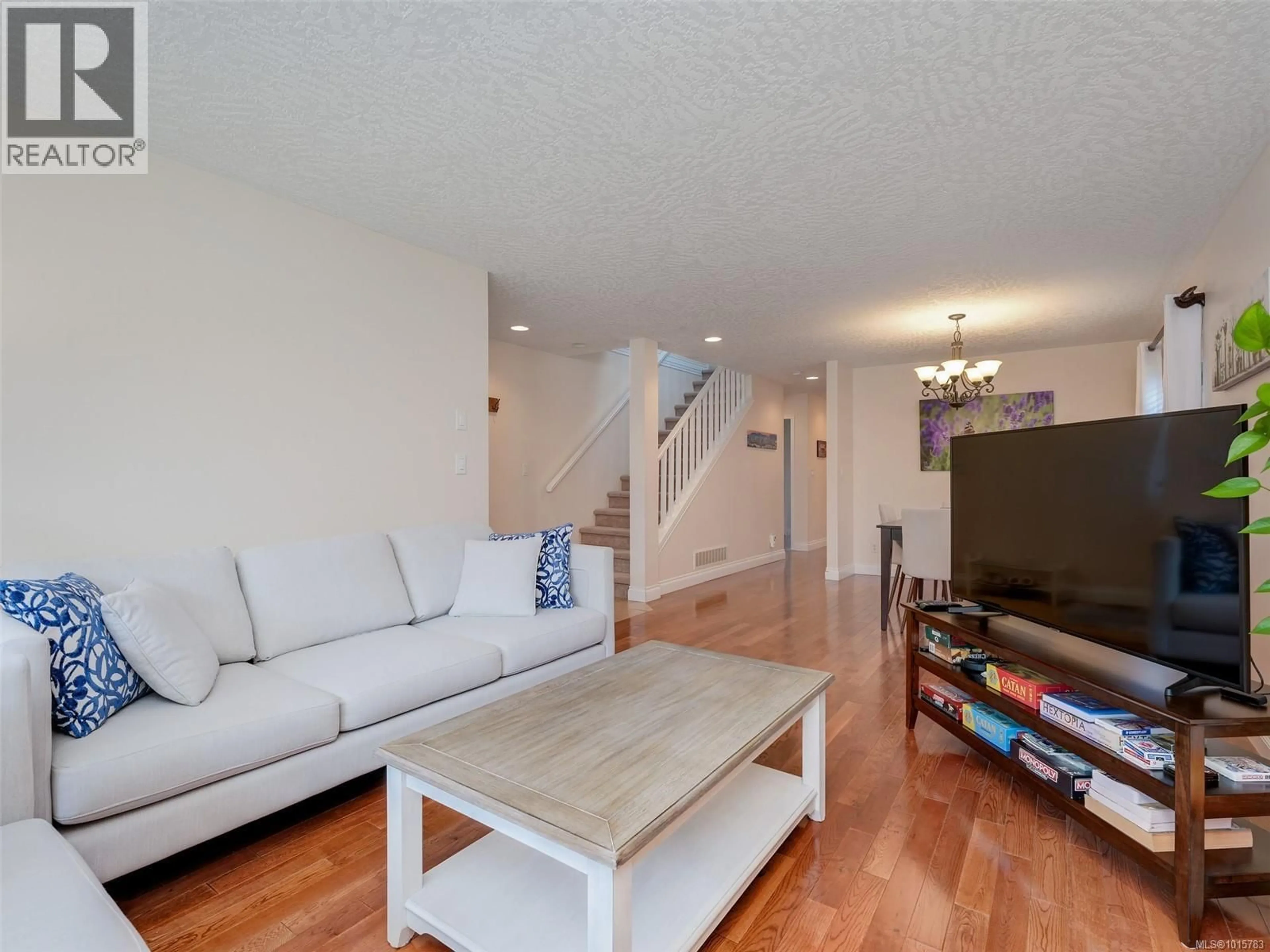 Living room with furniture, unknown for 4040 BLACKBERRY LANE, Saanich British Columbia V8X5J4