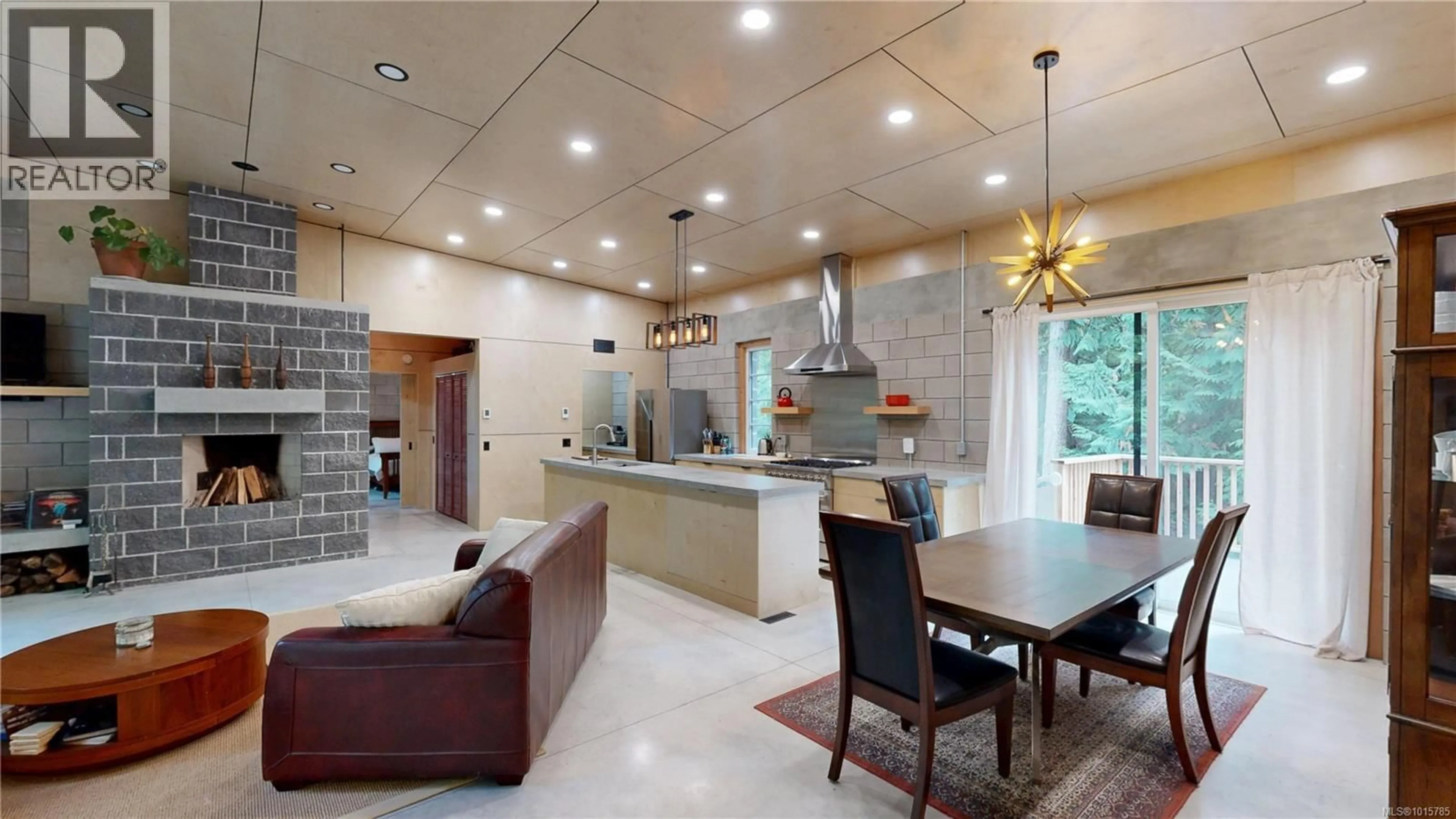 Open concept kitchen, ceramic/tile floor for 362 SPRUCE AVENUE, Gabriola Island British Columbia V0R1X1