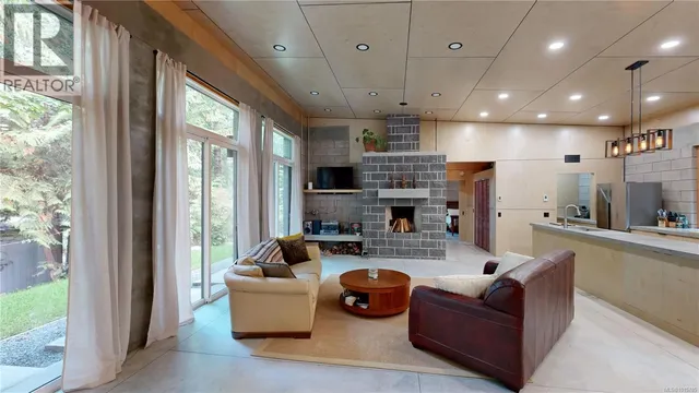 362 SPRUCE AVENUE, Gabriola Island 4