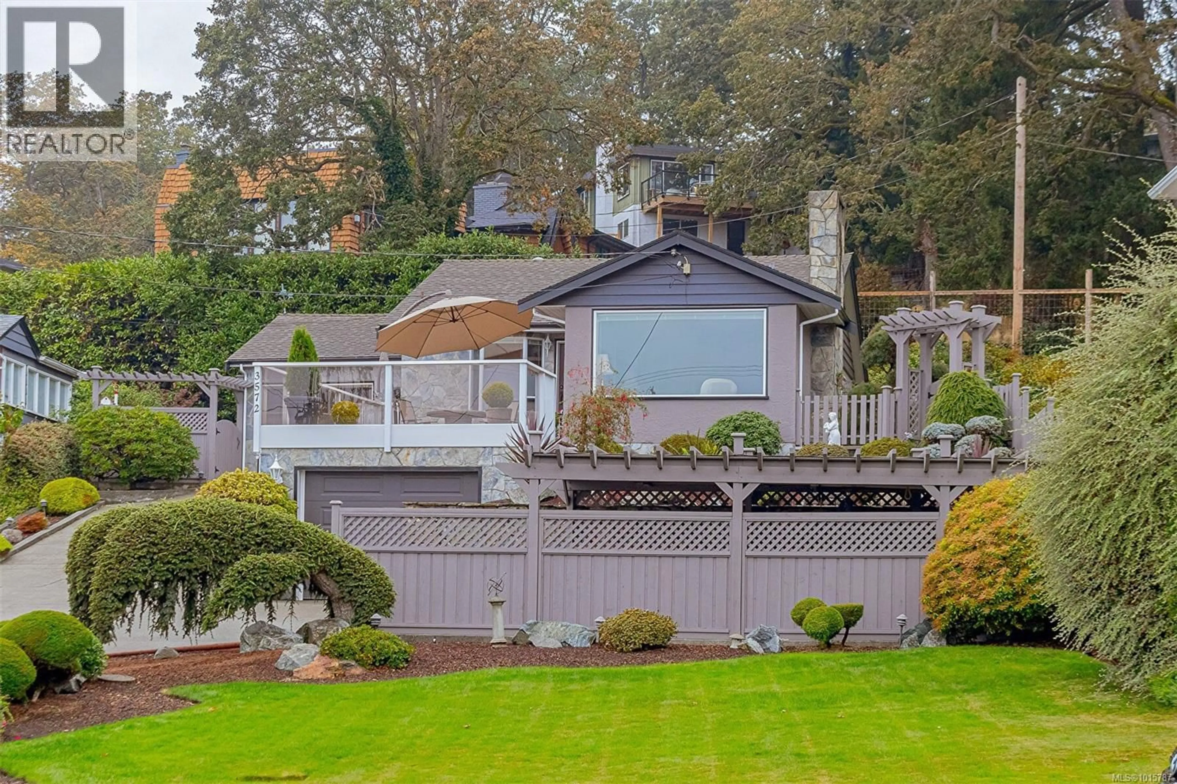 A pic from outside/outdoor area/front of a property/back of a property/a pic from drone, water/lake/river/ocean view for 3572 CEDAR HILL ROAD, Saanich British Columbia V8P3Z1