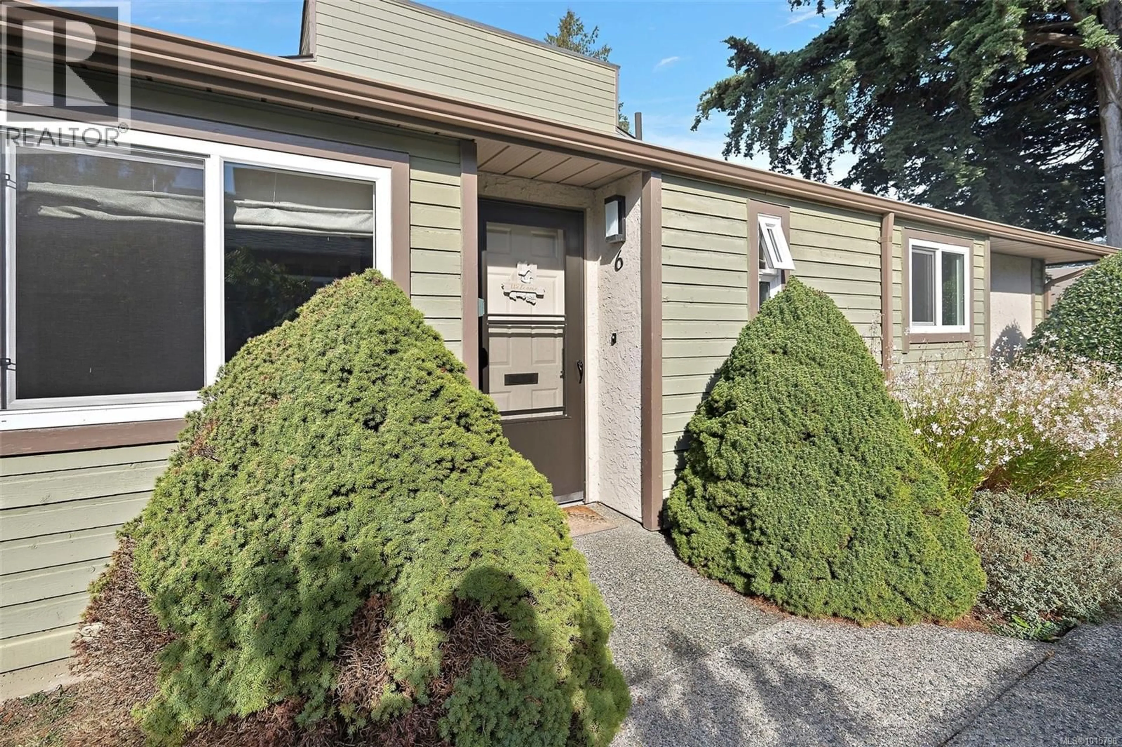 Home with vinyl exterior material, street for 6 - 10008 THIRD STREET, Sidney British Columbia V8L3B3