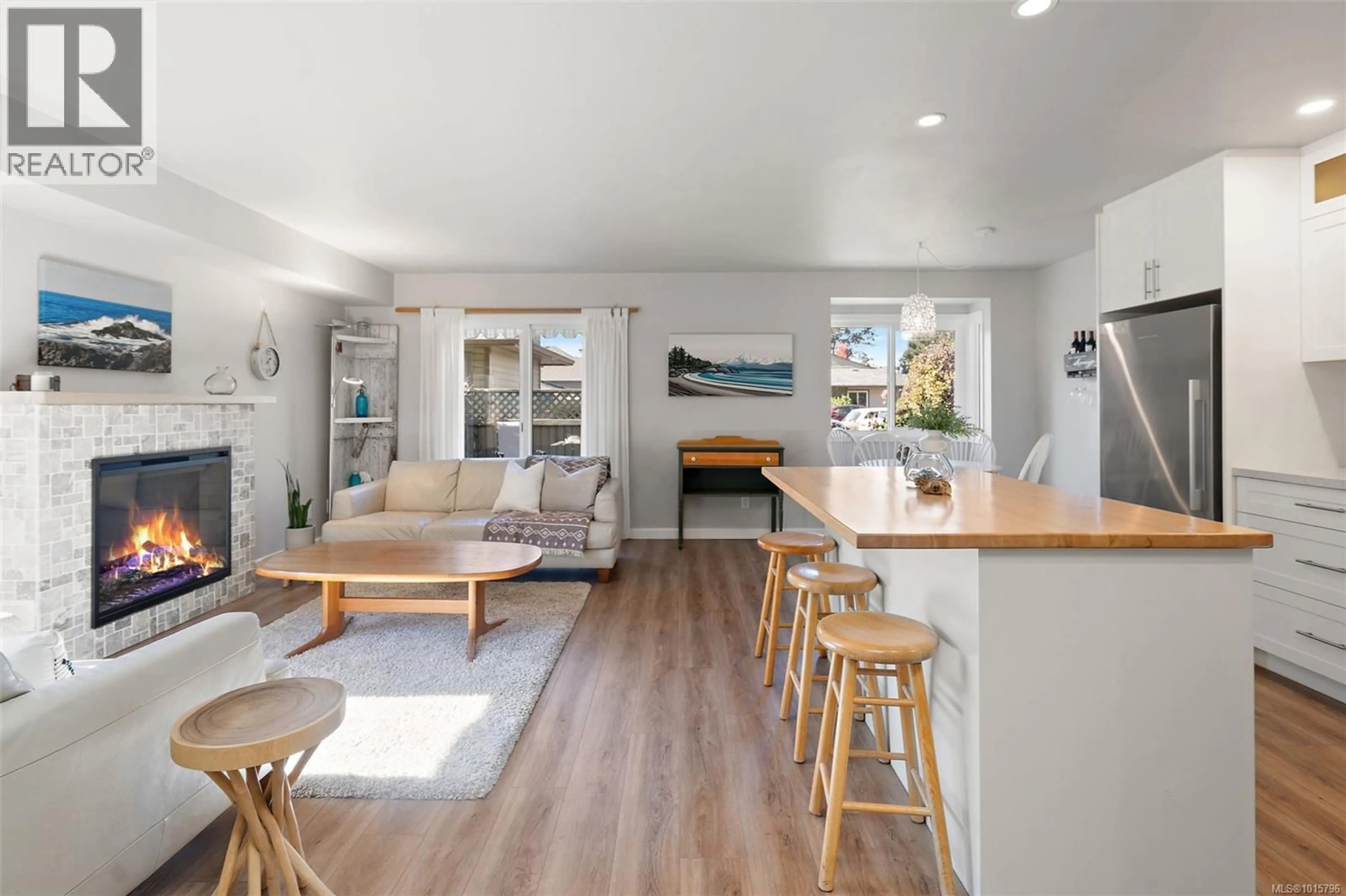 Open concept kitchen, unknown for 6 - 10008 THIRD STREET, Sidney British Columbia V8L3B3