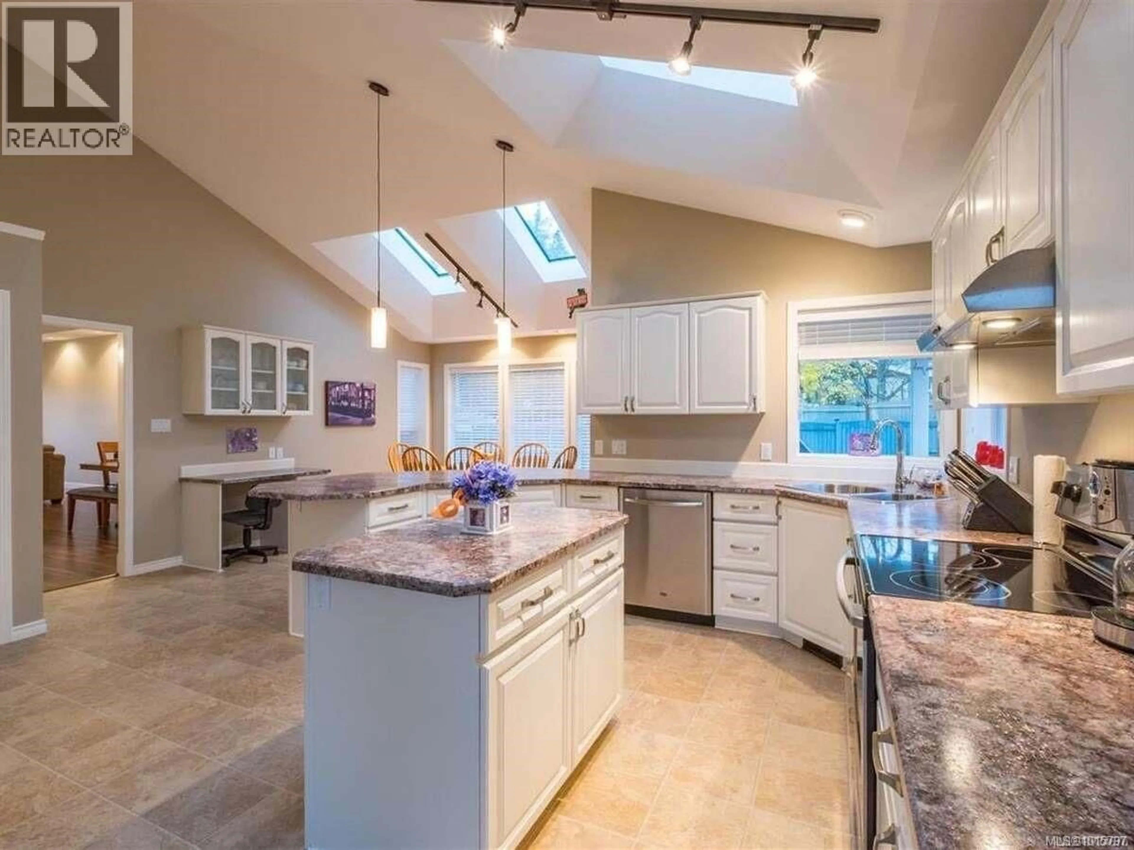 Open concept kitchen, ceramic/tile floor for 5826 CUTTER PLACE, Nanaimo British Columbia V9V1L7