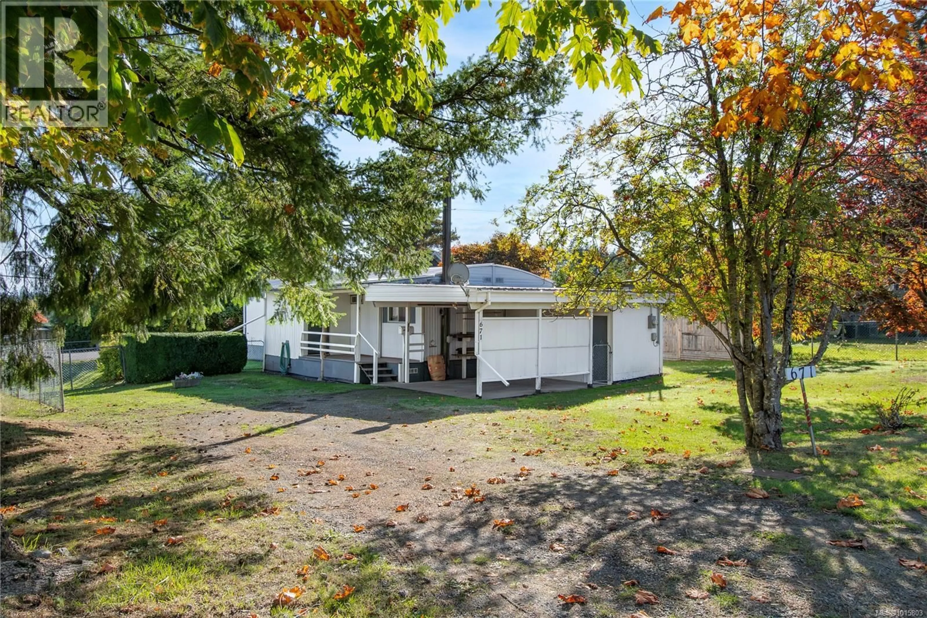 A pic from outside/outdoor area/front of a property/back of a property/a pic from drone, street for 671 PETERSEN ROAD, Campbell River British Columbia V9W3H6