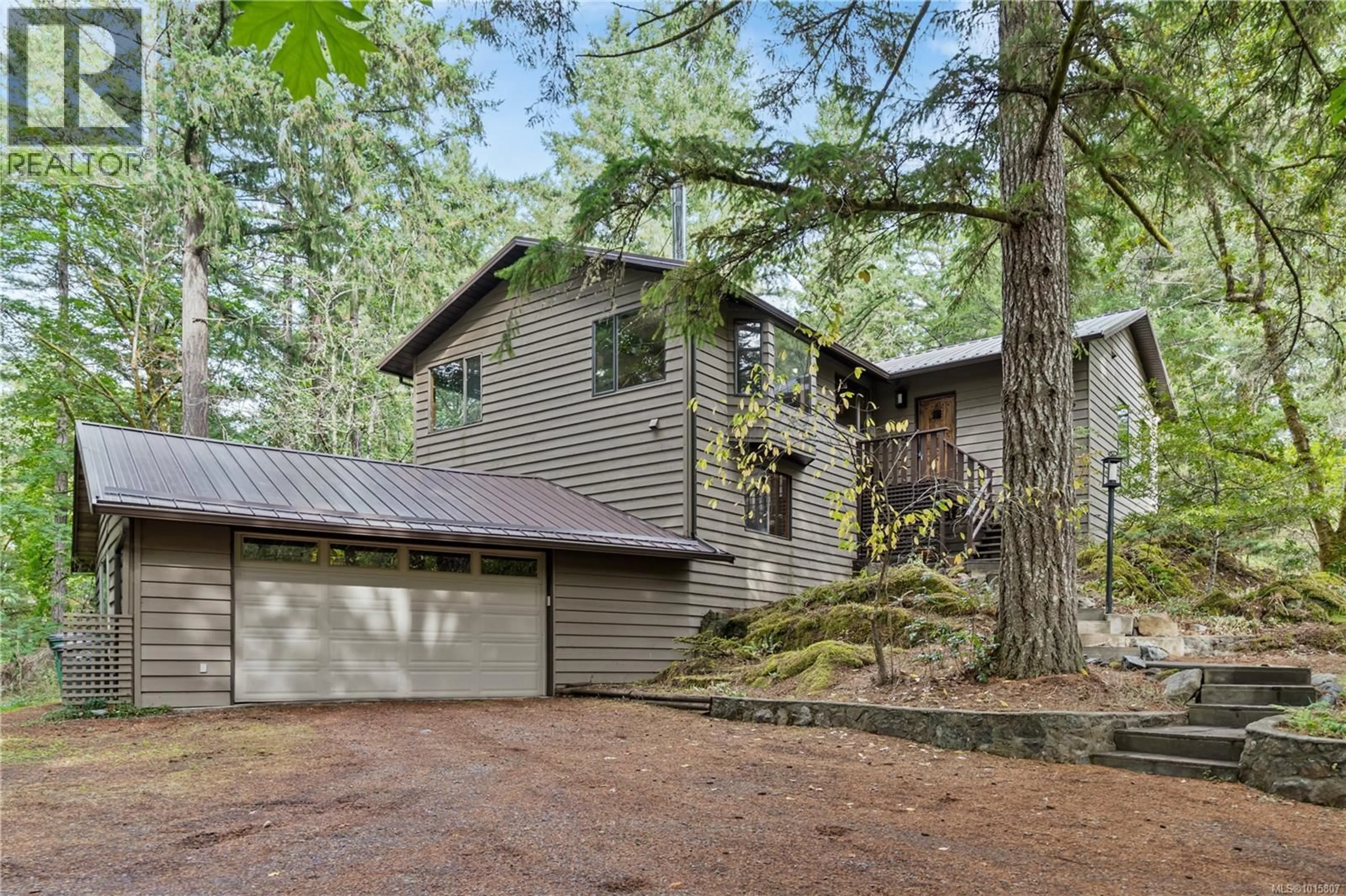 Home with vinyl exterior material, unknown for 100 VIADUCT AVENUE WEST, Saanich British Columbia V9E1J3