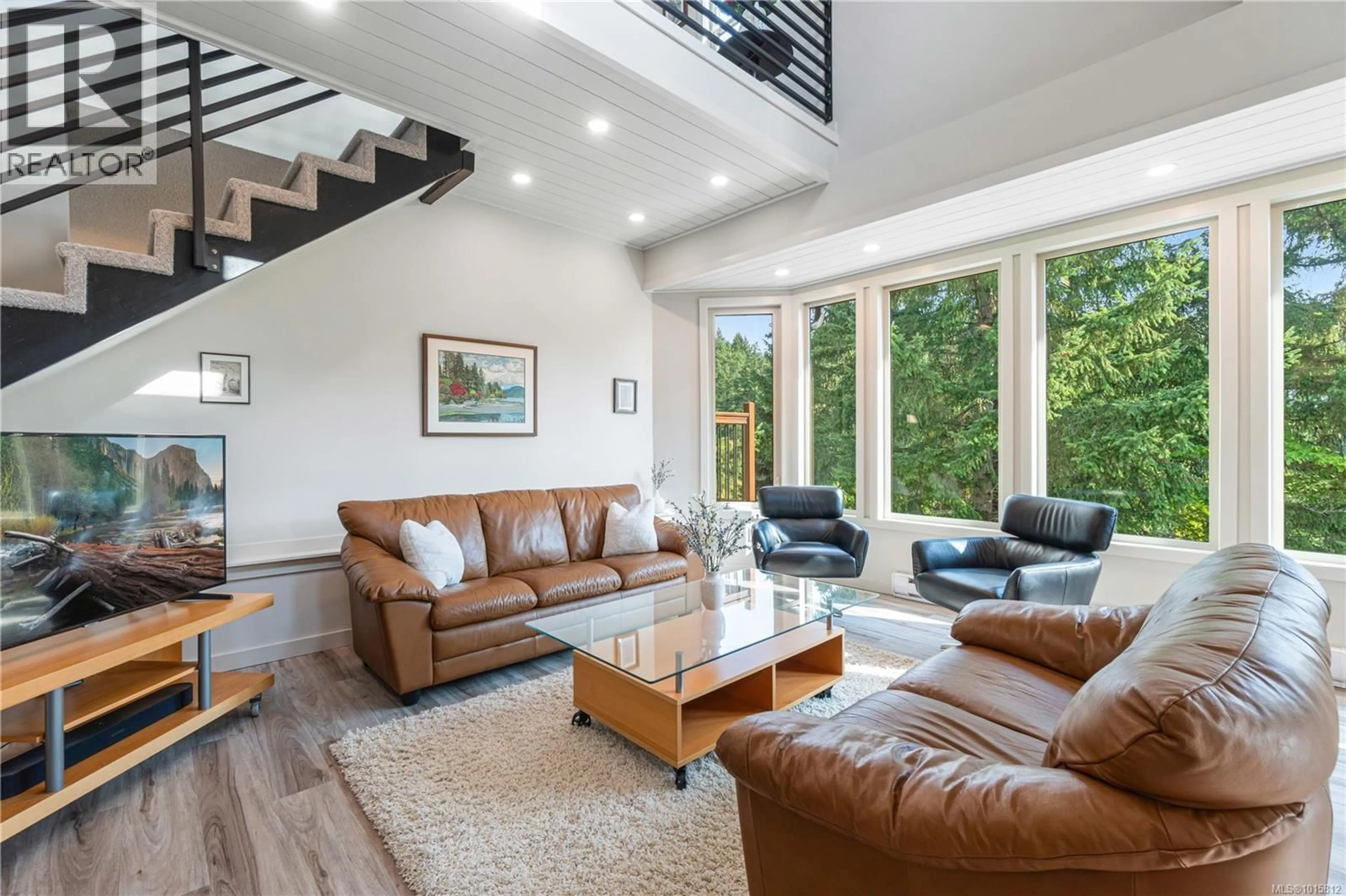 Living room with furniture, unknown for 3132 ROBIN HOOD DRIVE, Nanaimo British Columbia V9T1P1