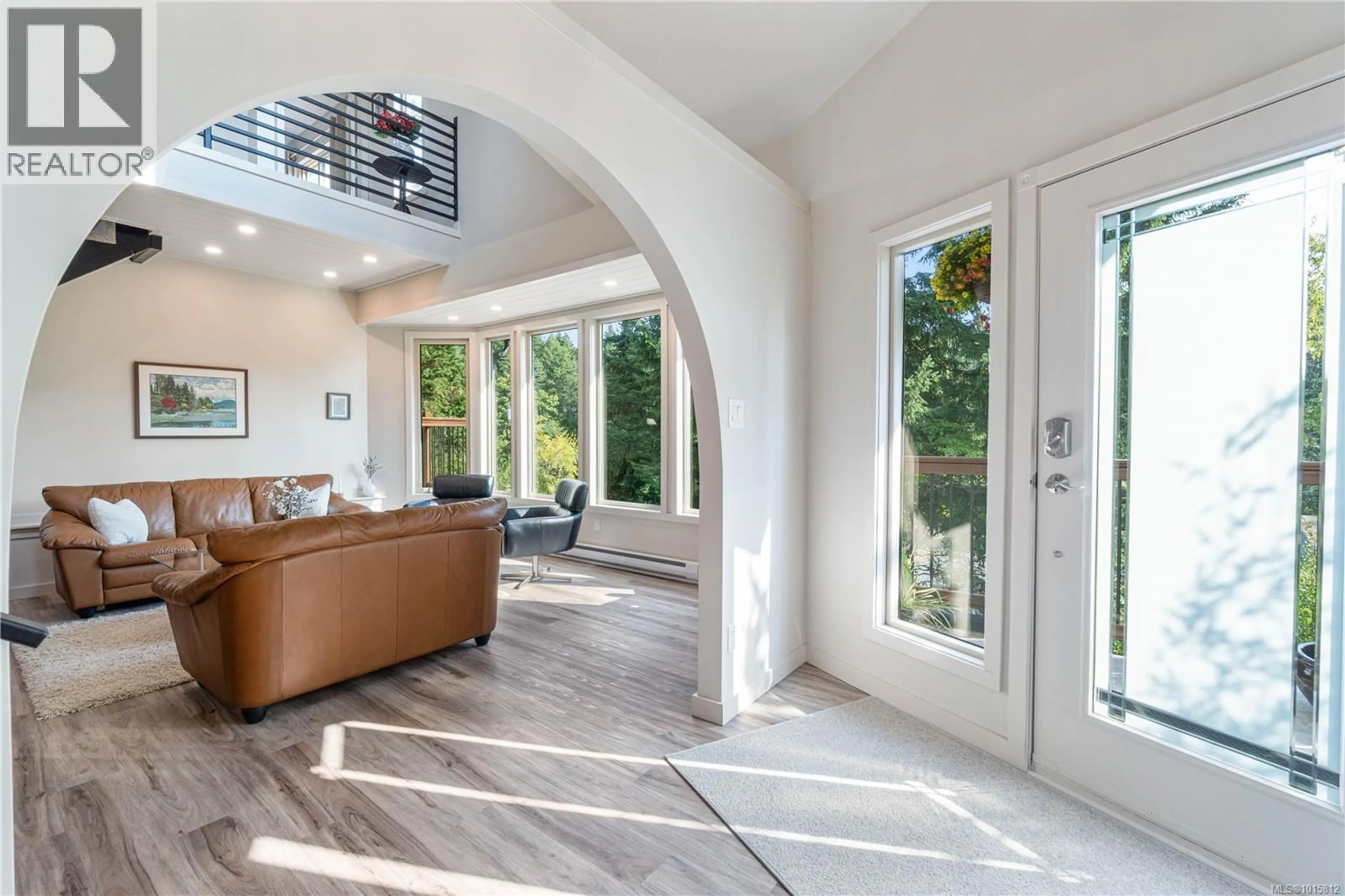 Indoor entryway for 3132 ROBIN HOOD DRIVE, Nanaimo British Columbia V9T1P1
