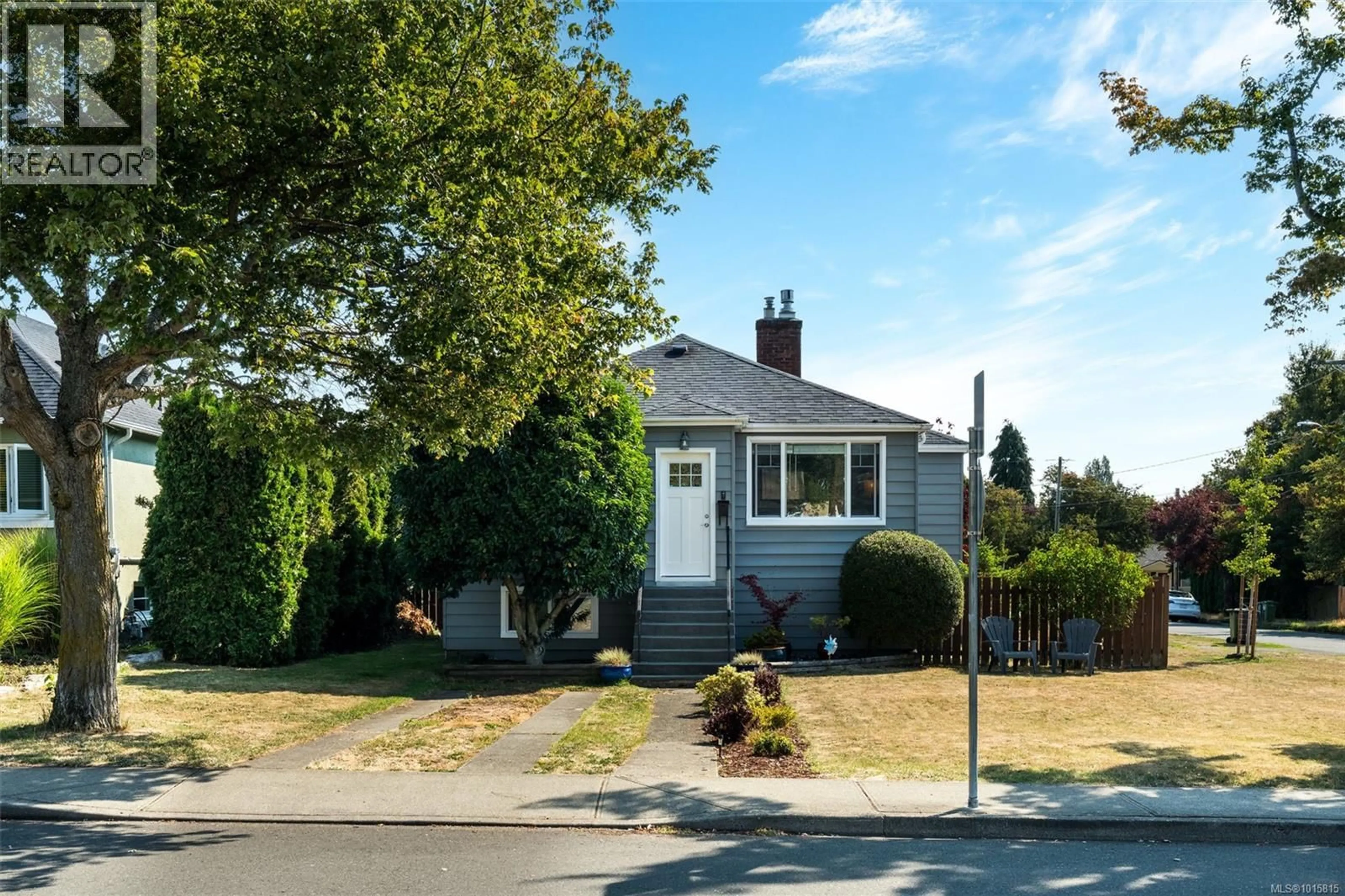 Home with vinyl exterior material, street for 2701 FORBES STREET, Victoria British Columbia V8R4C4