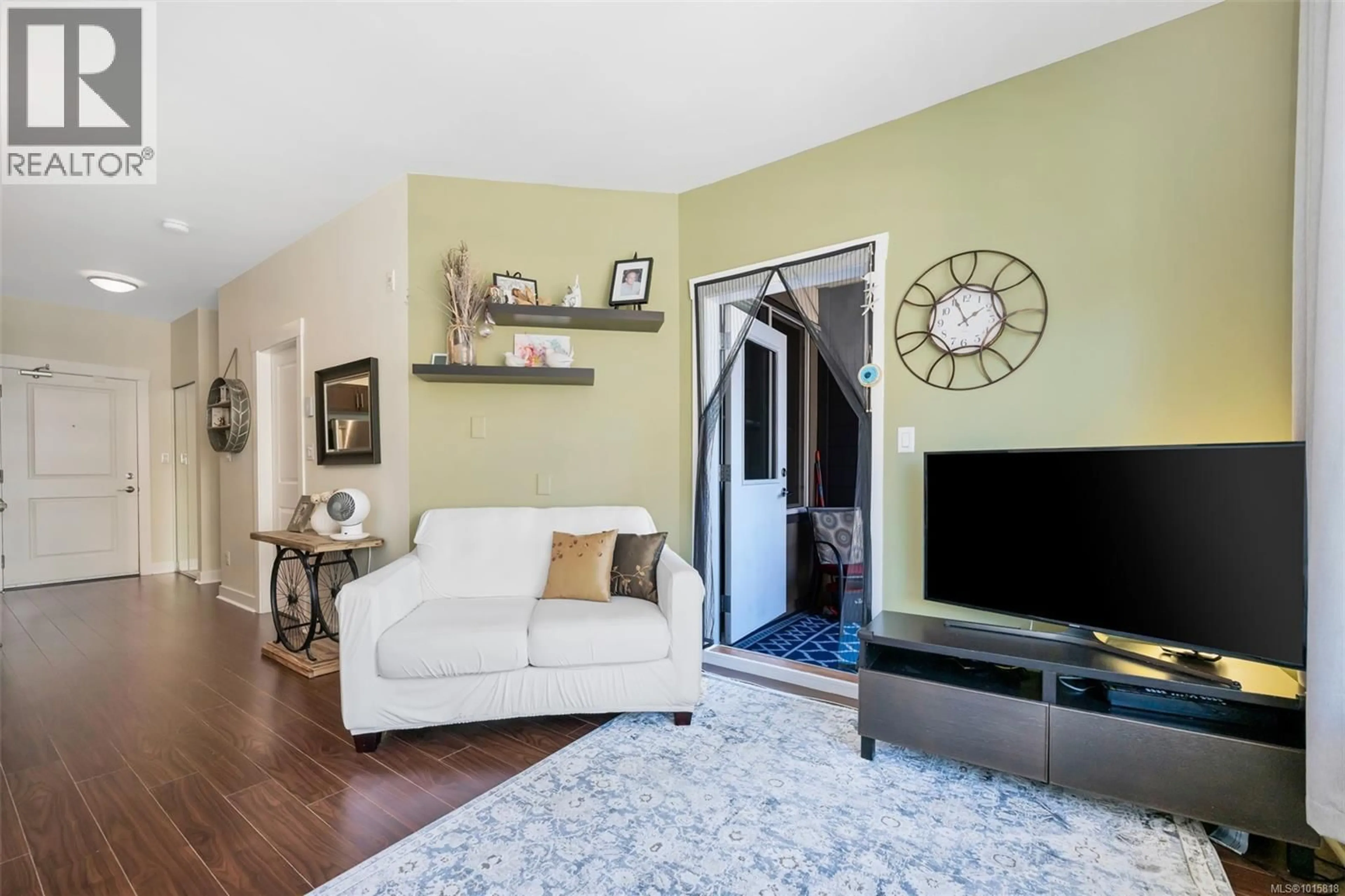 Living room with furniture, unknown for 404 - 662 GOLDSTREAM AVENUE, Langford British Columbia V9B0N8