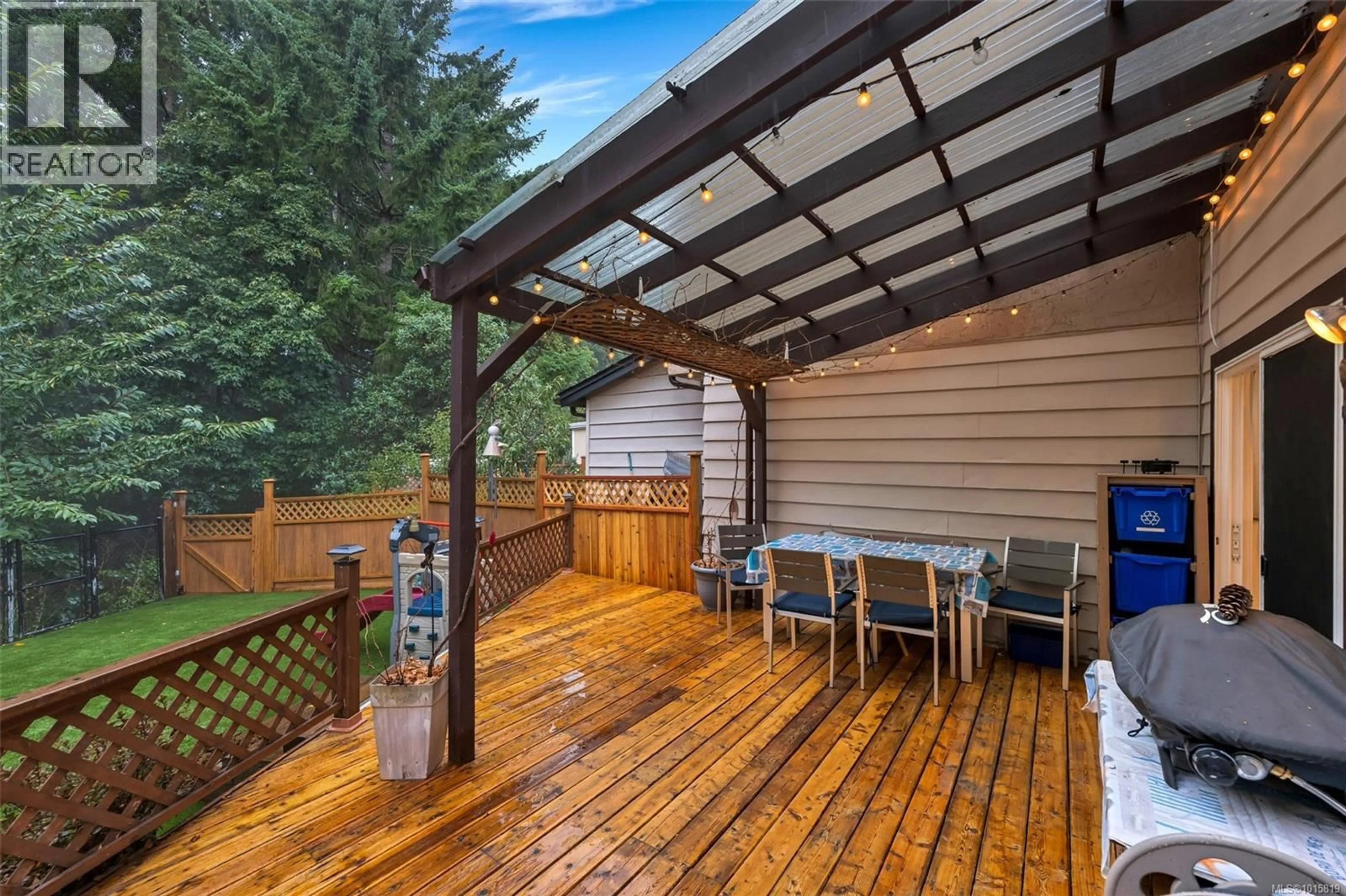 Patio, water/lake/river/ocean view for 113 - 2860 SOOKE LAKE ROAD, Langford British Columbia V9B4R3