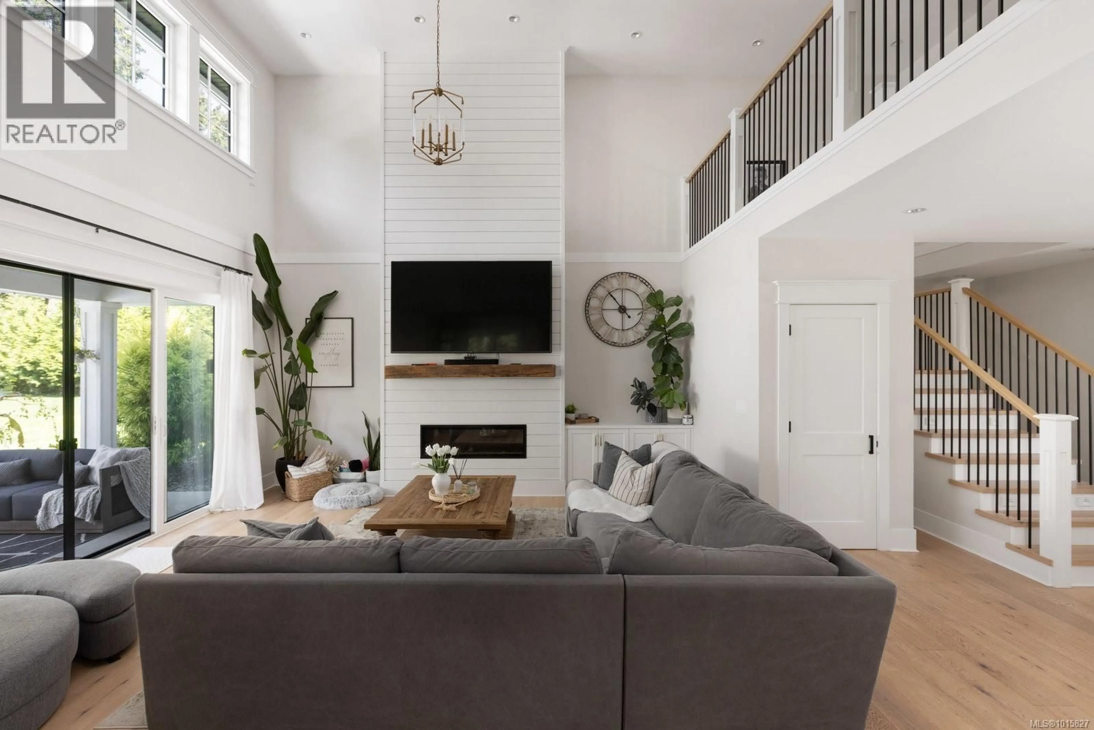 Living room with furniture, unknown for 10730 BAYFIELD ROAD, North Saanich British Columbia V8L5S5