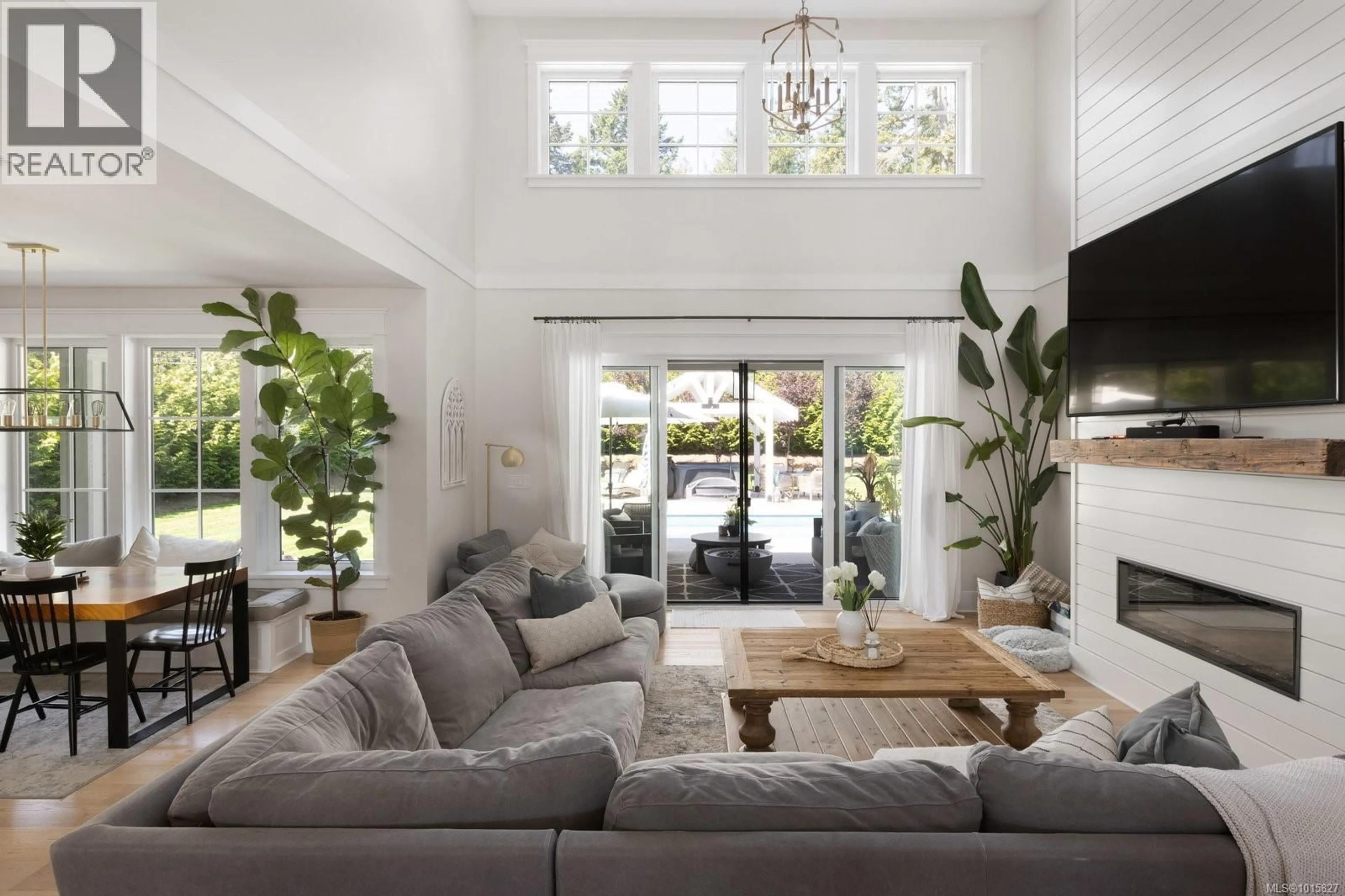 Living room with furniture, unknown for 10730 BAYFIELD ROAD, North Saanich British Columbia V8L5S5