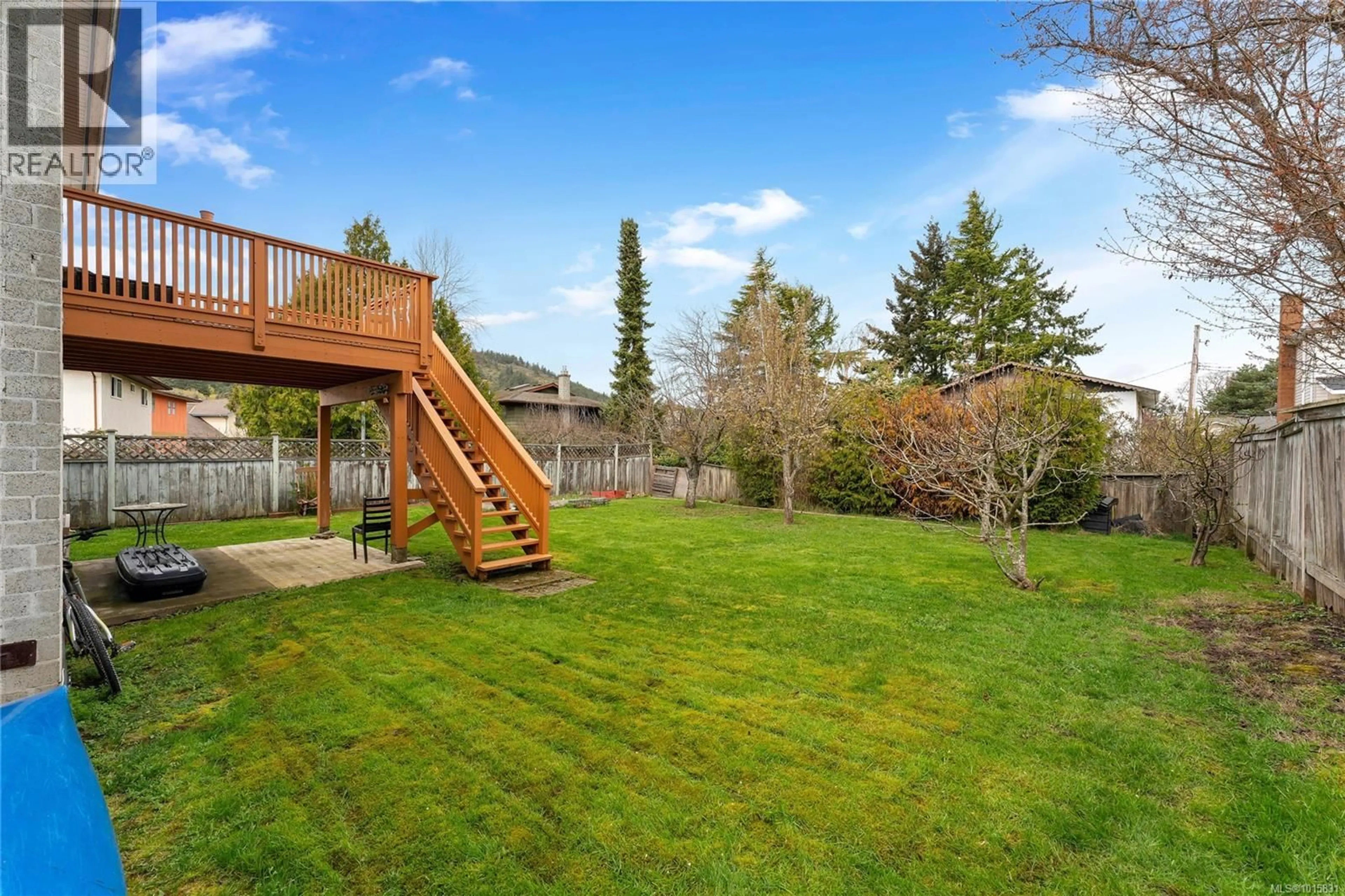 Patio, unknown for 1560 PRAIRIE STREET, Saanich British Columbia V8N2L3
