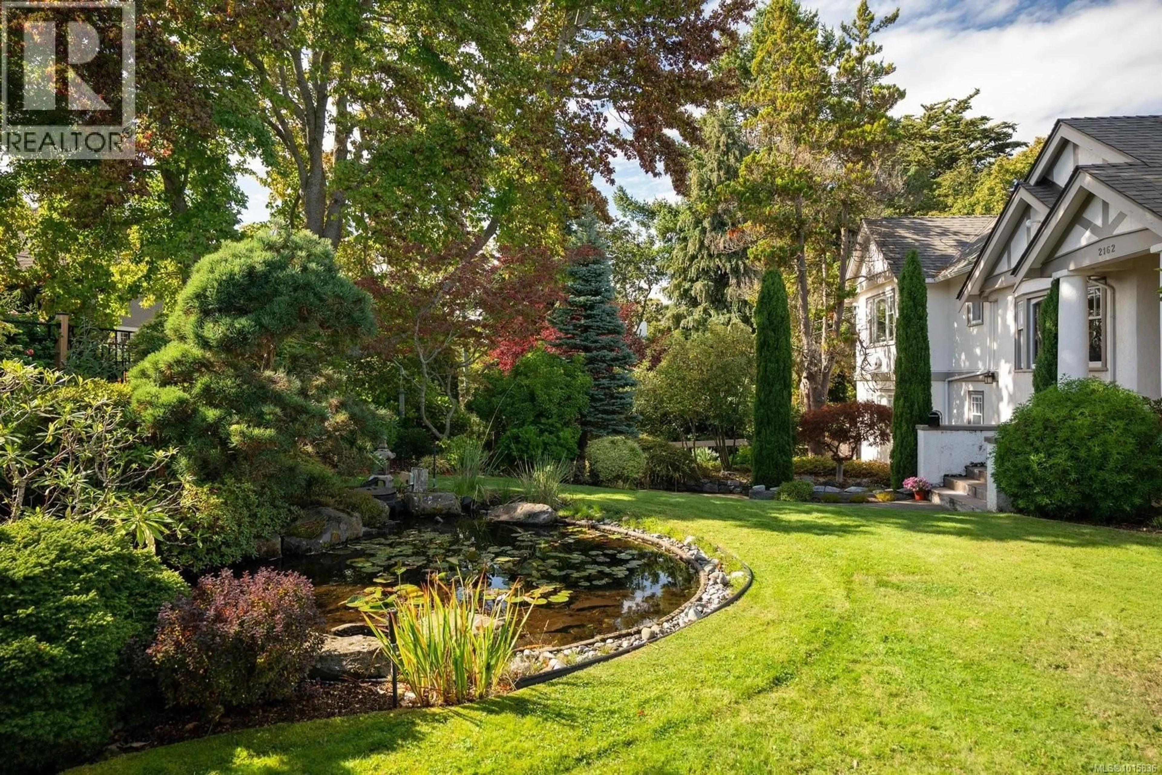 Patio, water/lake/river/ocean view for 2162 BRIGHTON AVENUE, Oak Bay British Columbia V8S2E7