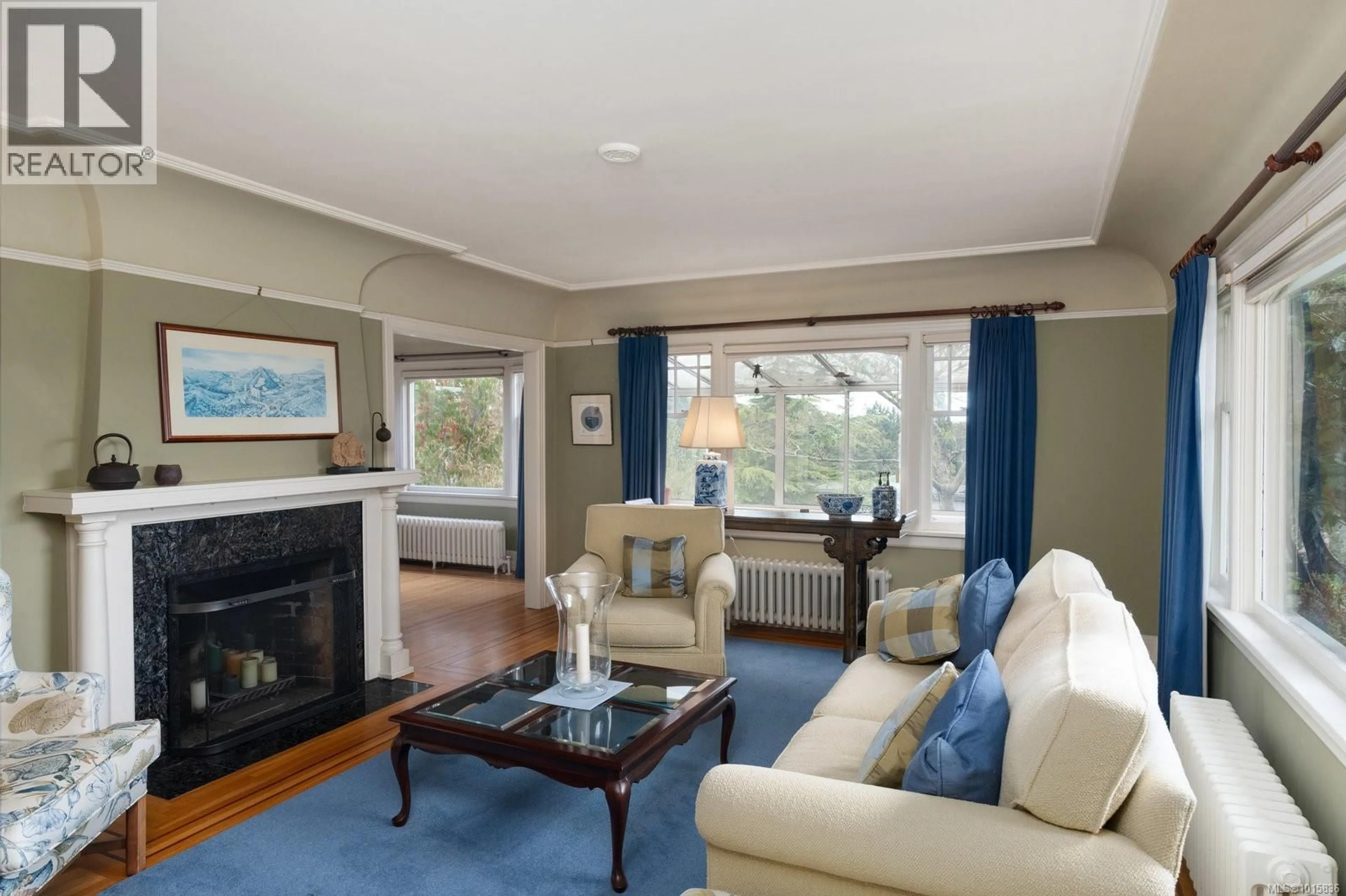 Living room with furniture, unknown for 2162 BRIGHTON AVENUE, Oak Bay British Columbia V8S2E7
