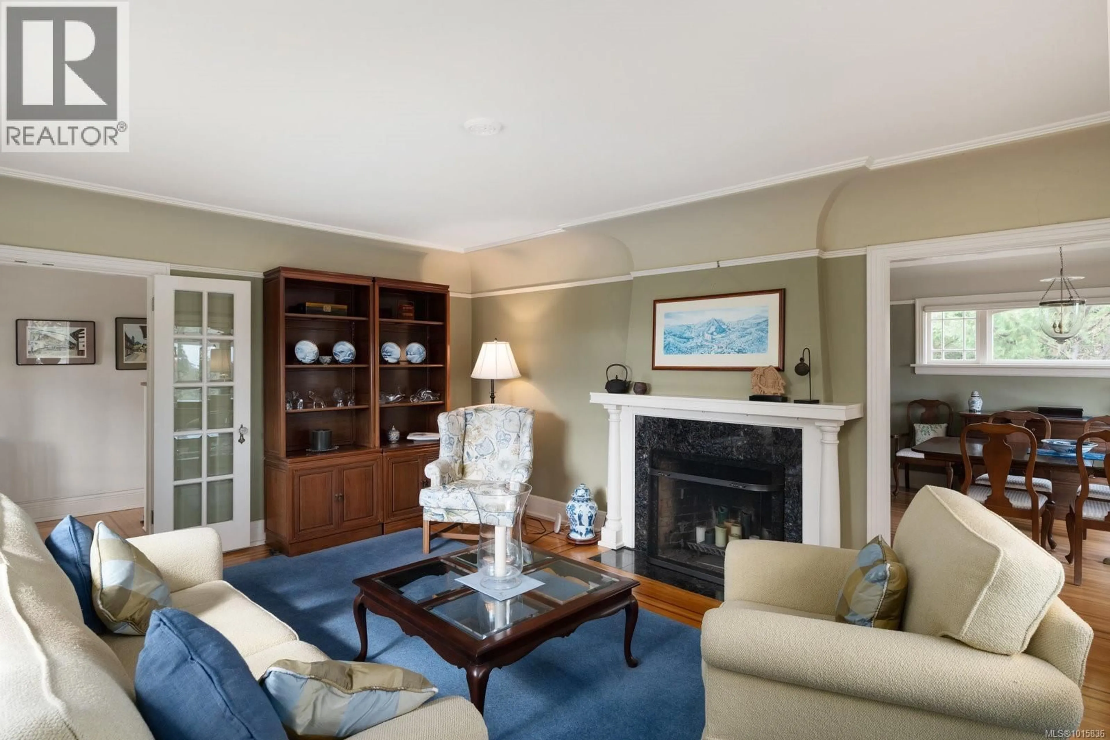 Living room with furniture, unknown for 2162 BRIGHTON AVENUE, Oak Bay British Columbia V8S2E7