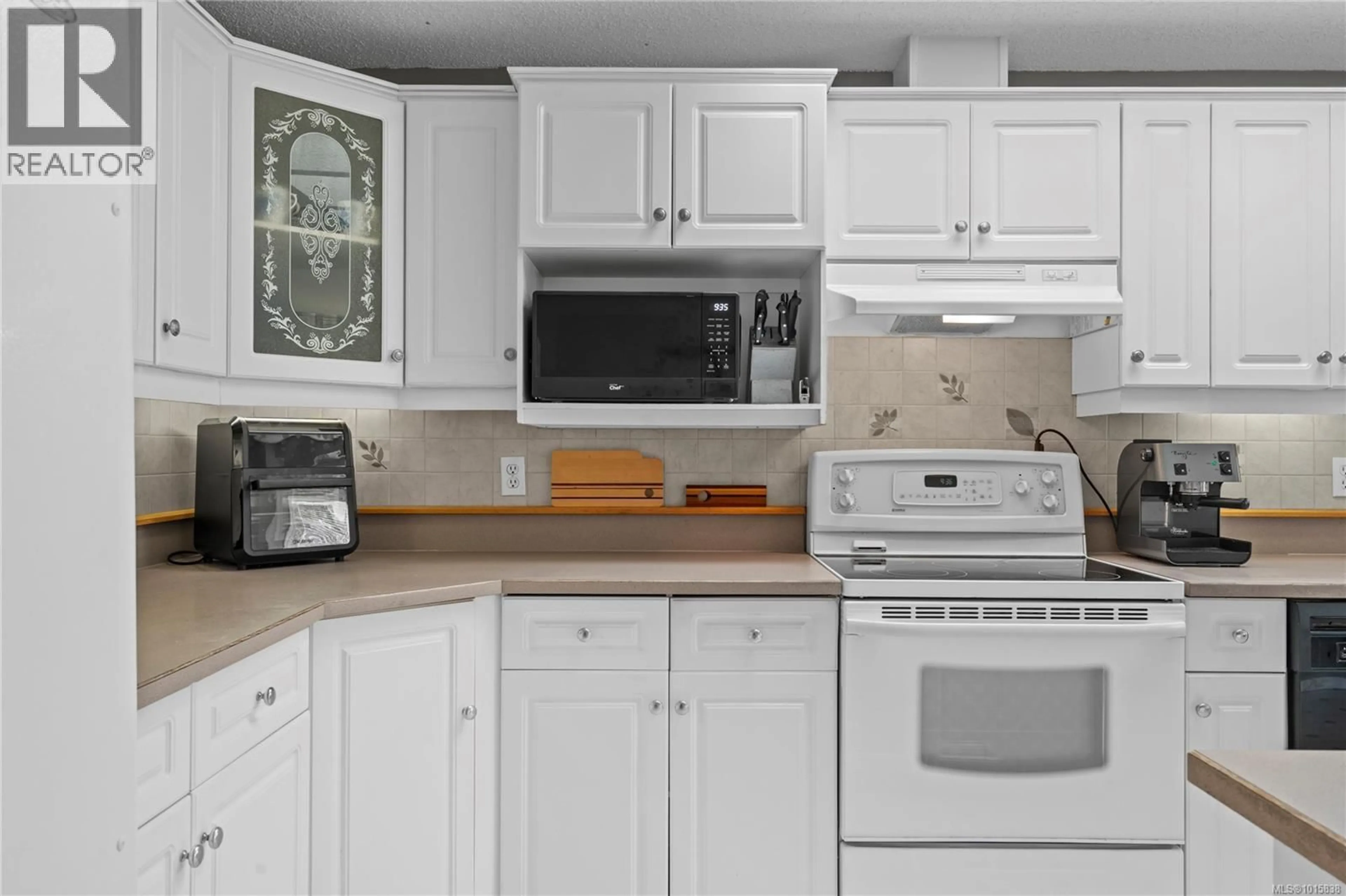 Standard kitchen, ceramic/tile floor for 46 - 6325 METRAL DRIVE, Nanaimo British Columbia V9T6P9