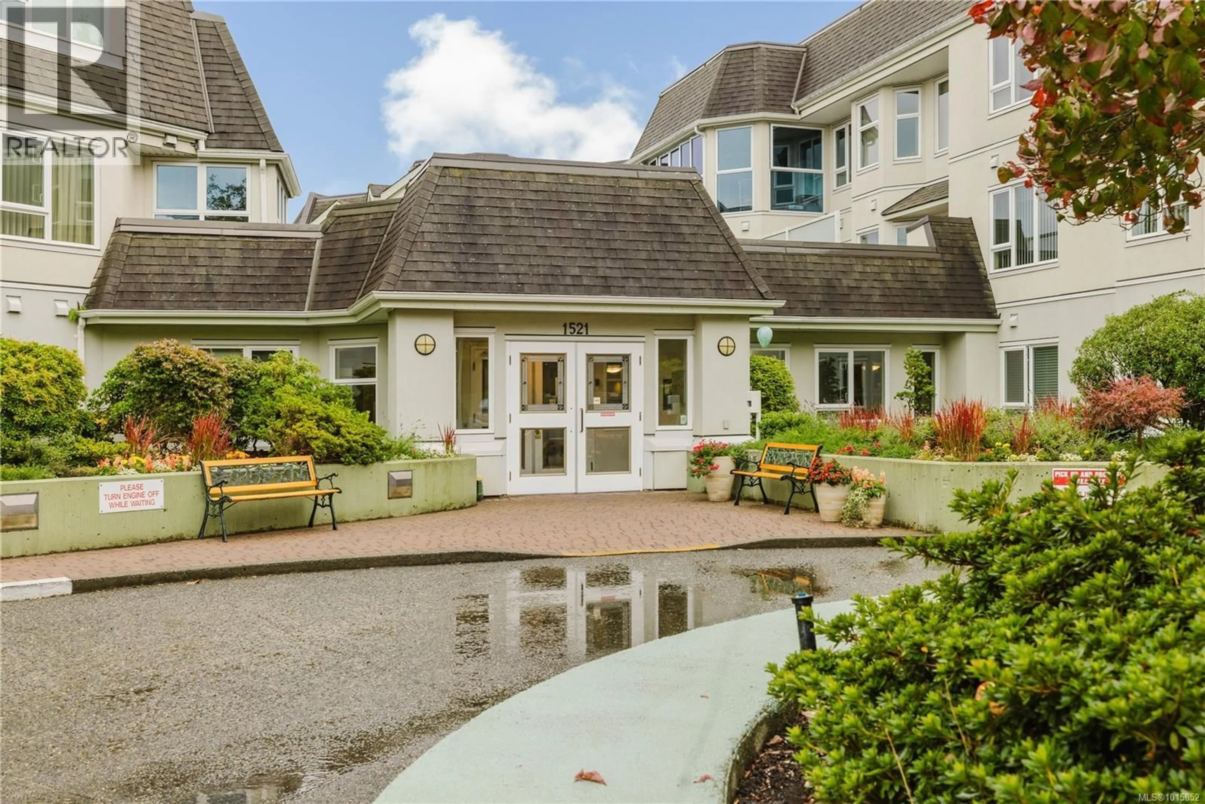 Unknown for 305 - 1521 CHURCH AVENUE, Saanich British Columbia V8P5T7