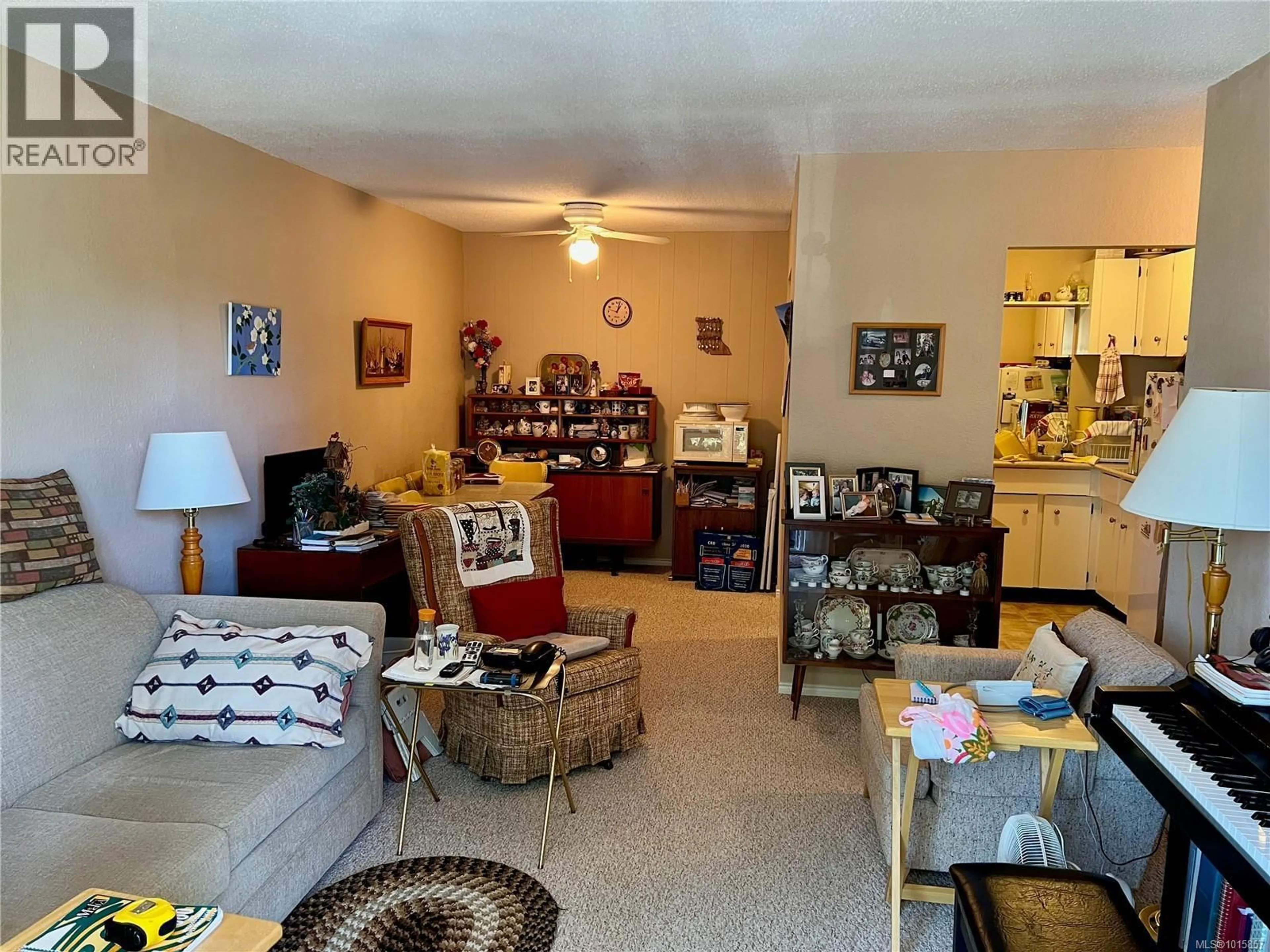Living room with furniture, unknown for 303 - 322 BIRCH STREET, Campbell River British Columbia V9W2S6