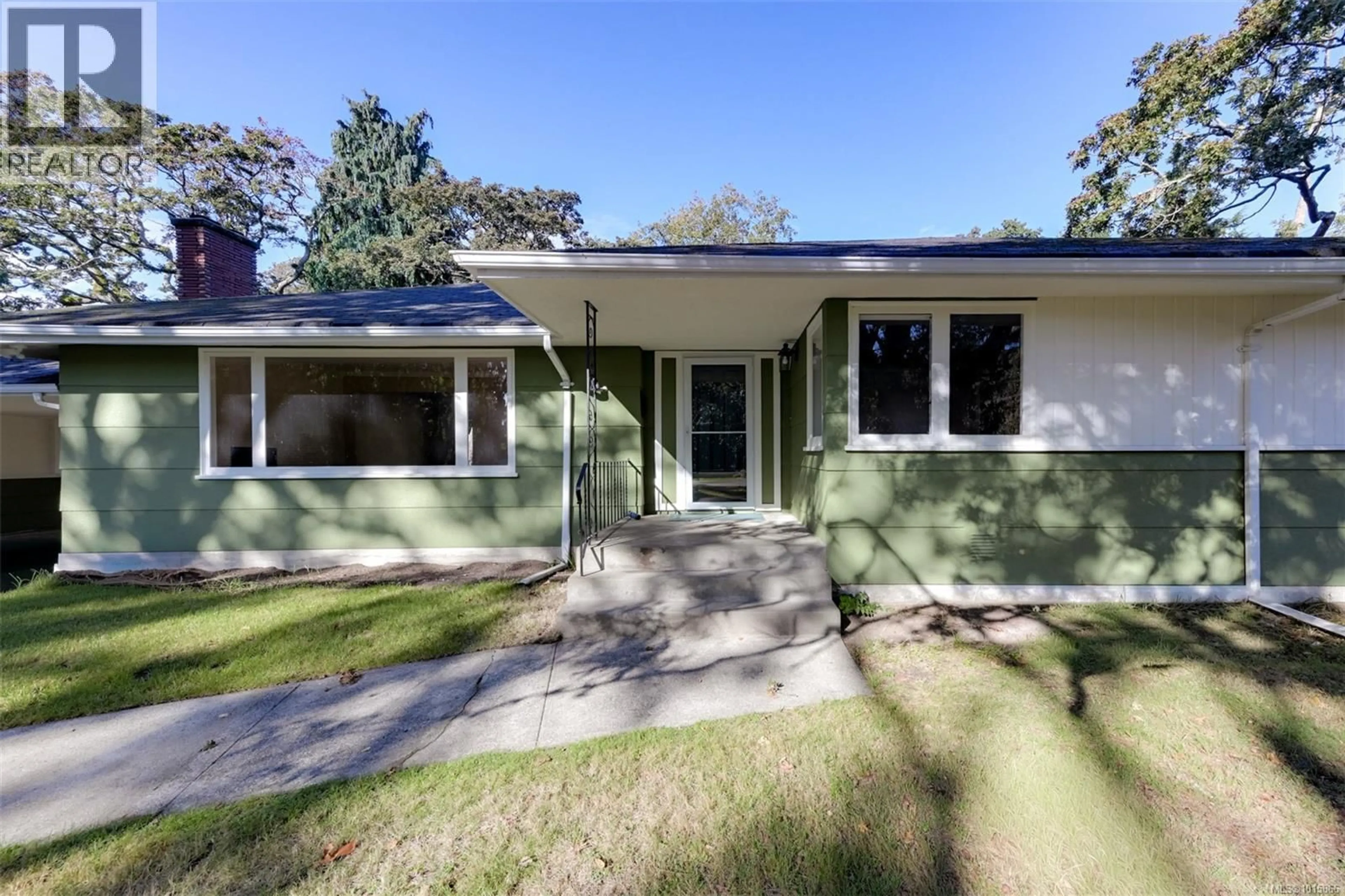 Home with vinyl exterior material, street for 3160 MIDLAND ROAD, Oak Bay British Columbia V8R6E9