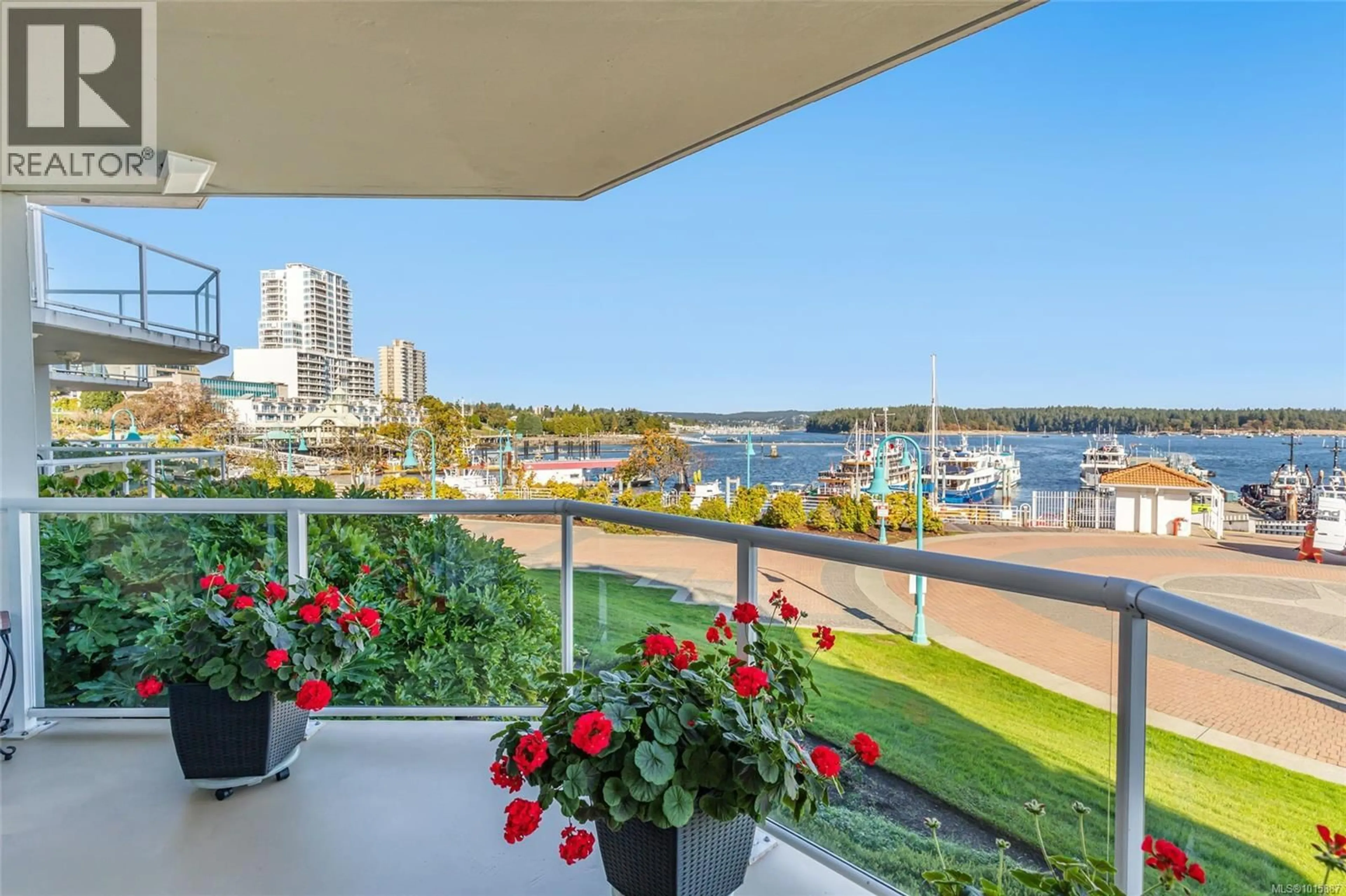 Balcony in the apartment, water/lake/river/ocean view for 207 - 150 PROMENADE DRIVE, Nanaimo British Columbia V9R6M6
