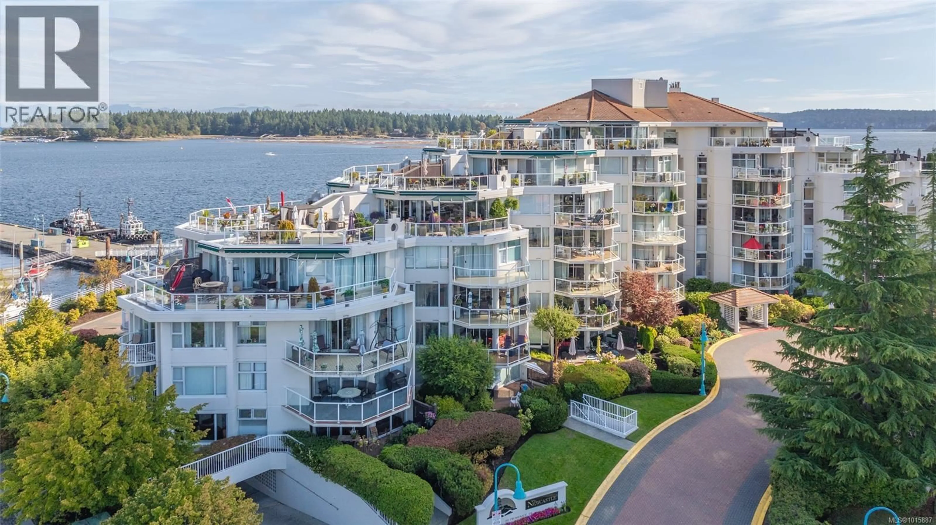 A pic from outside/outdoor area/front of a property/back of a property/a pic from drone, water/lake/river/ocean view for 207 - 150 PROMENADE DRIVE, Nanaimo British Columbia V9R6M6