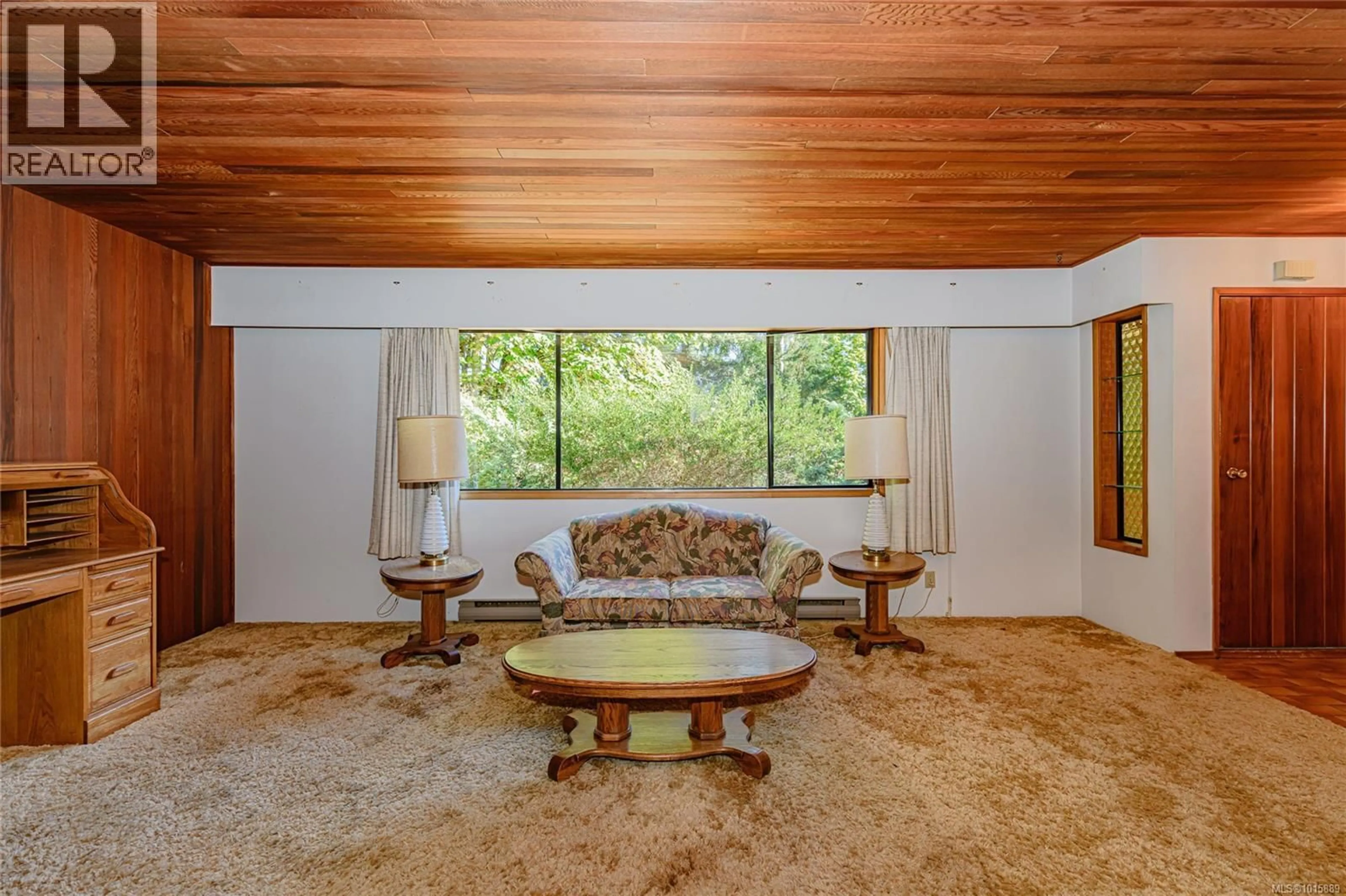 Living room with furniture, carpet floor for 210 KINGS LANE, Salt Spring British Columbia V8K2P7