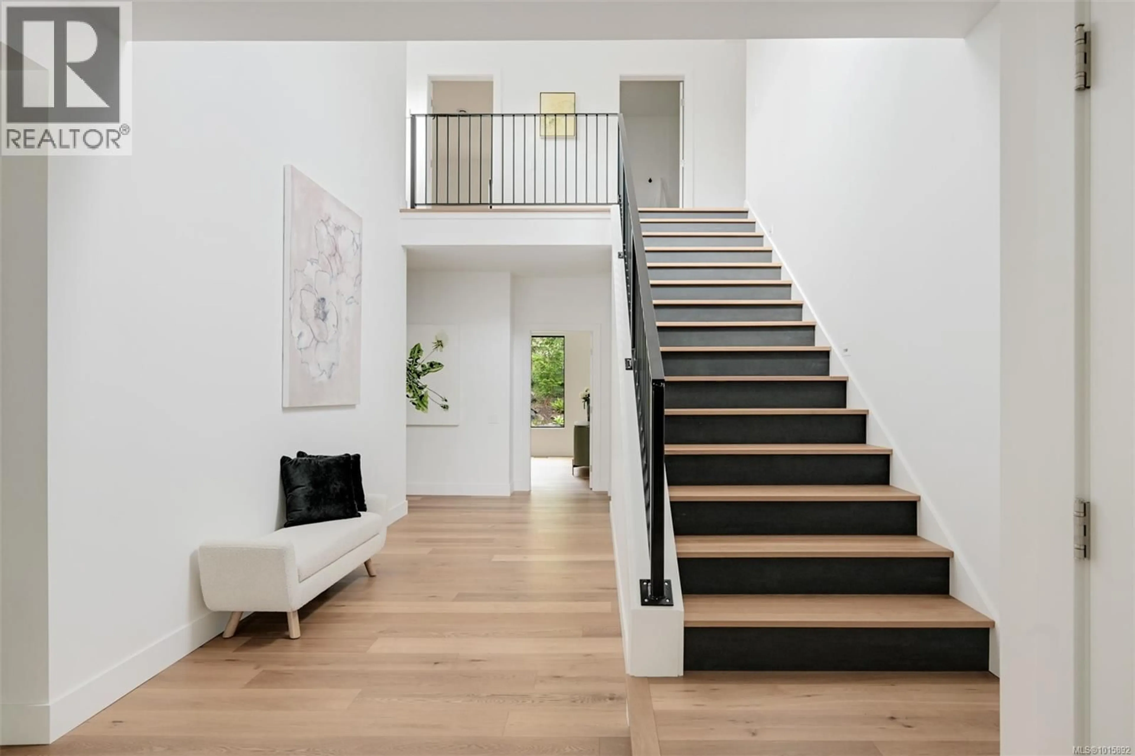 Stairs for 1542 DESPARD AVENUE, Victoria British Columbia V8S1T3