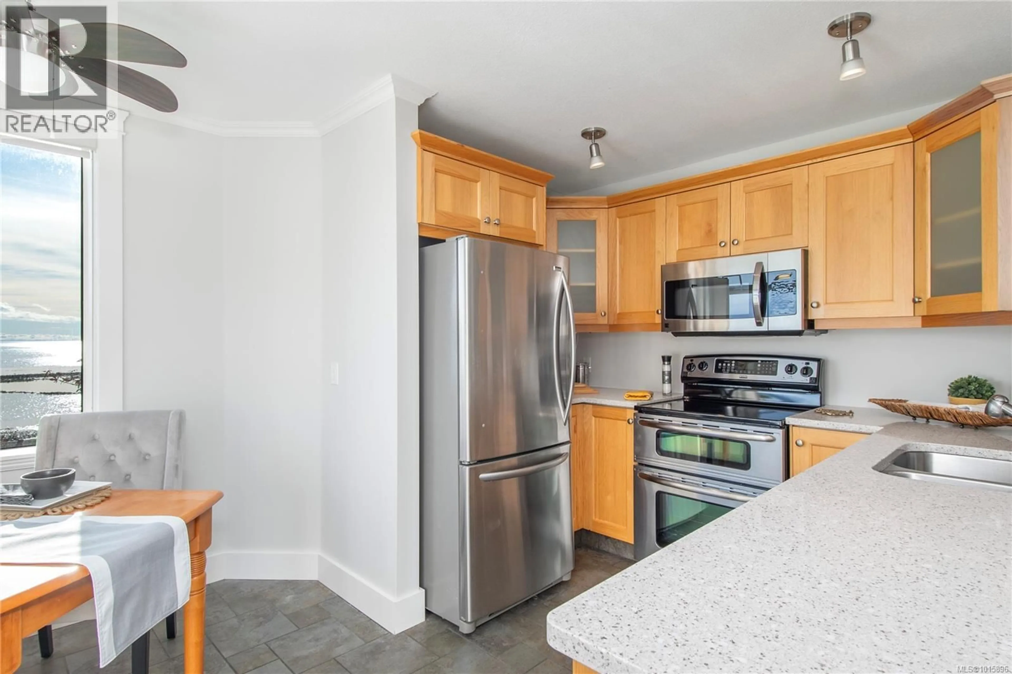 Standard kitchen, unknown for 2203 - 27 ISLAND HIGHWAY SOUTH, Campbell River British Columbia V9W1A2