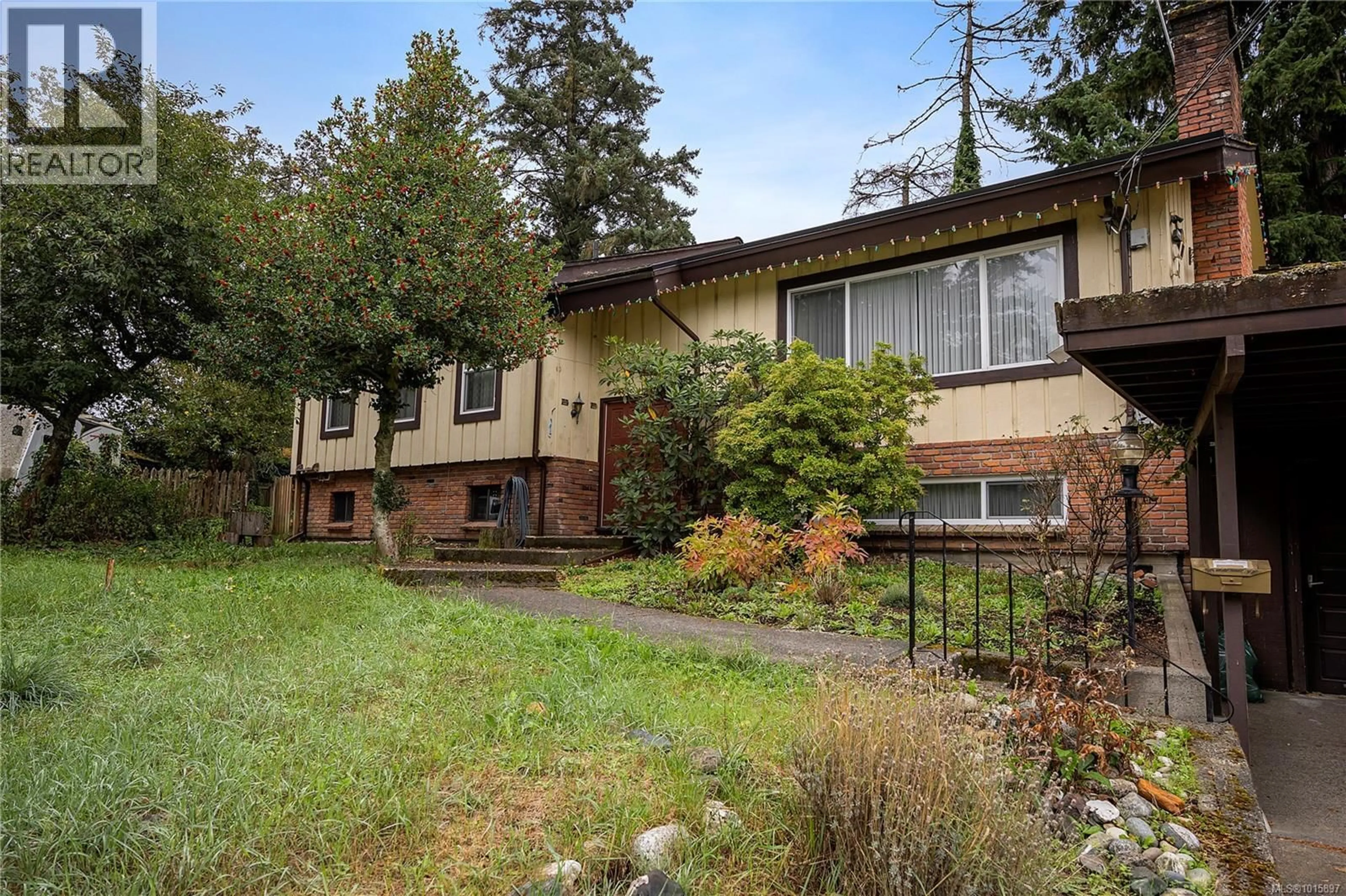 Unknown for 705 HEASLIP PLACE, Colwood British Columbia V9B4W2