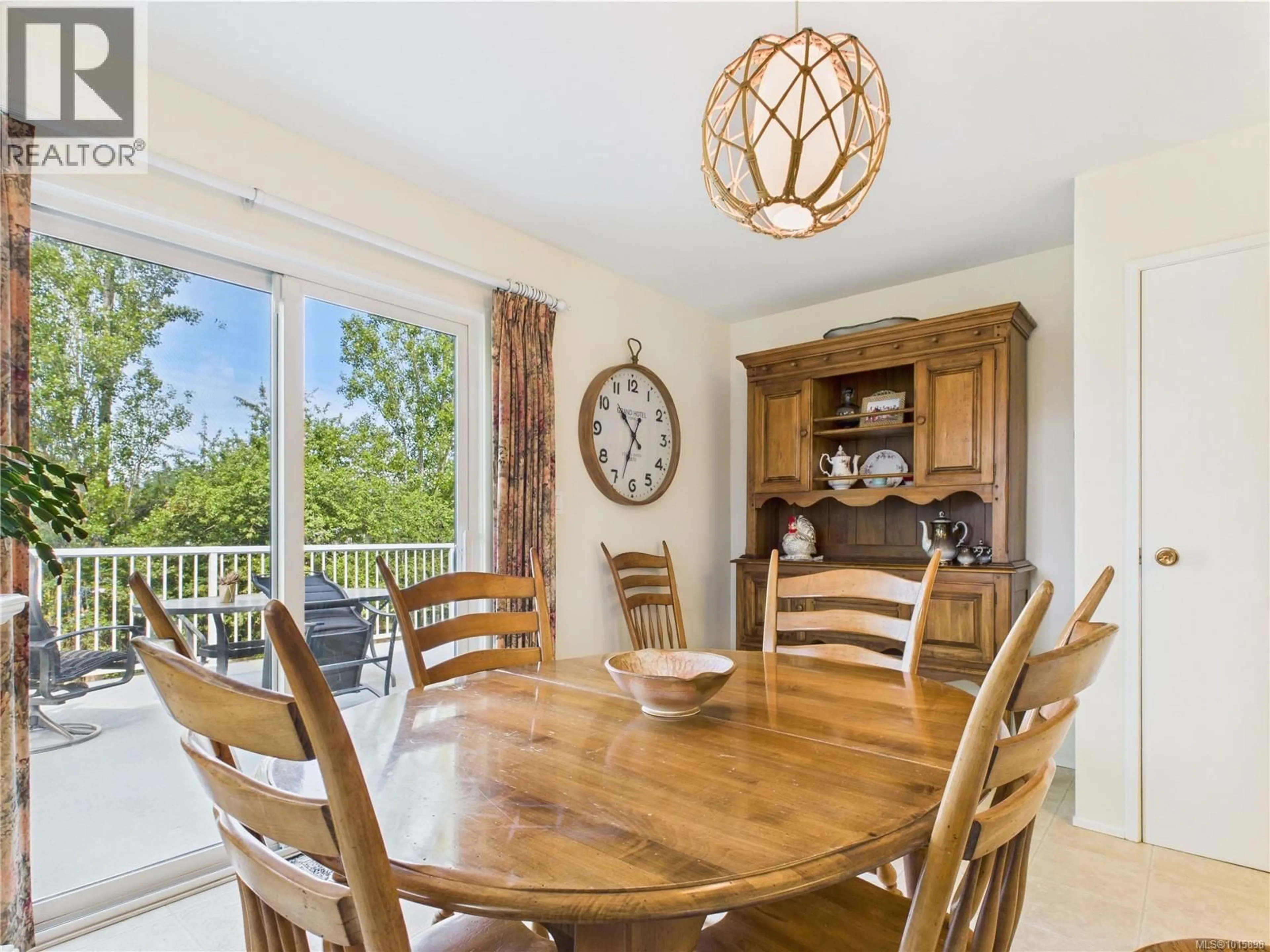 Dining room, wood/laminate floor for 1920 MILLS ROAD, North Saanich British Columbia V8L5S9