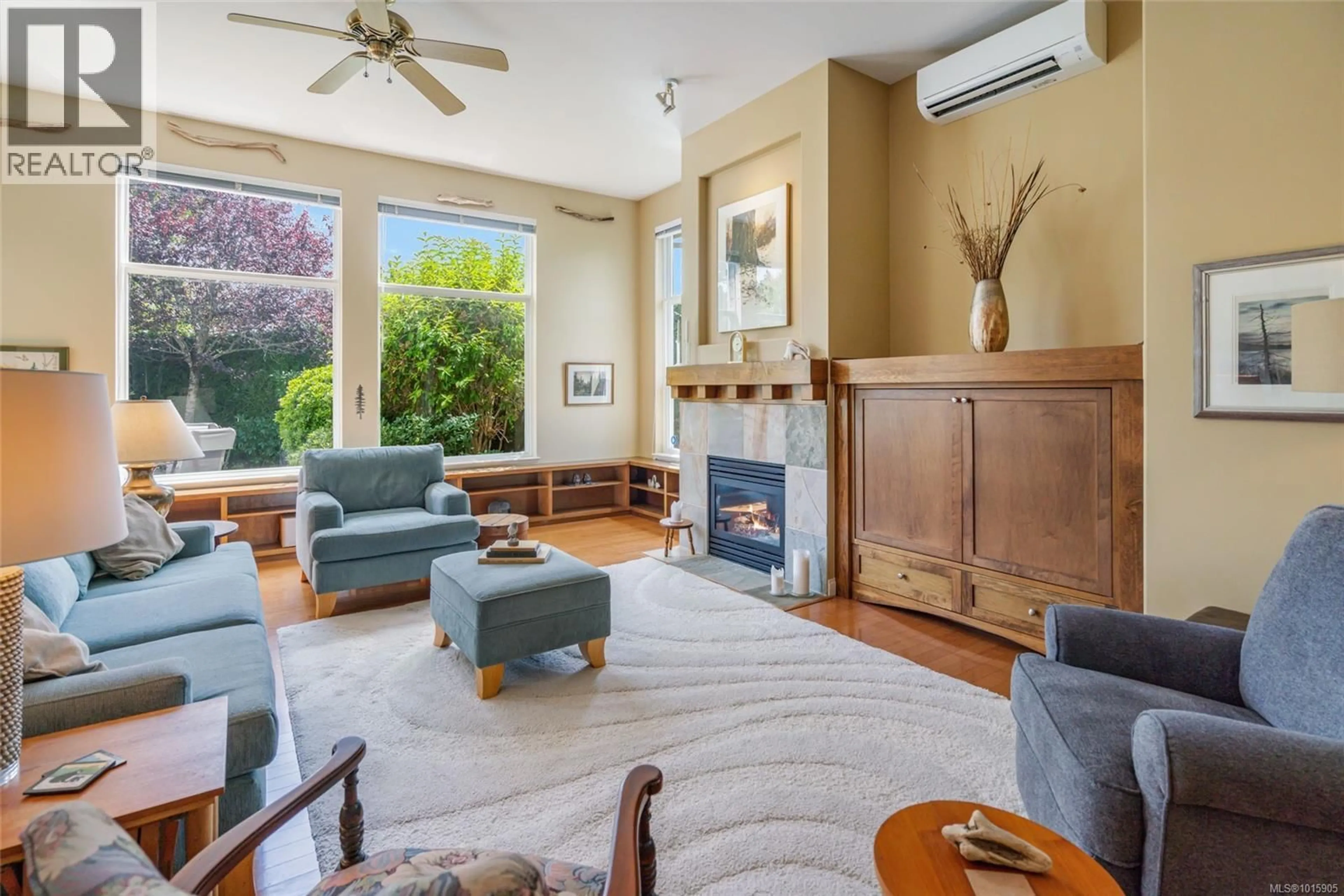 Living room with furniture, unknown for 1416 SATURNA DRIVE, Parksville British Columbia V9P2Y1
