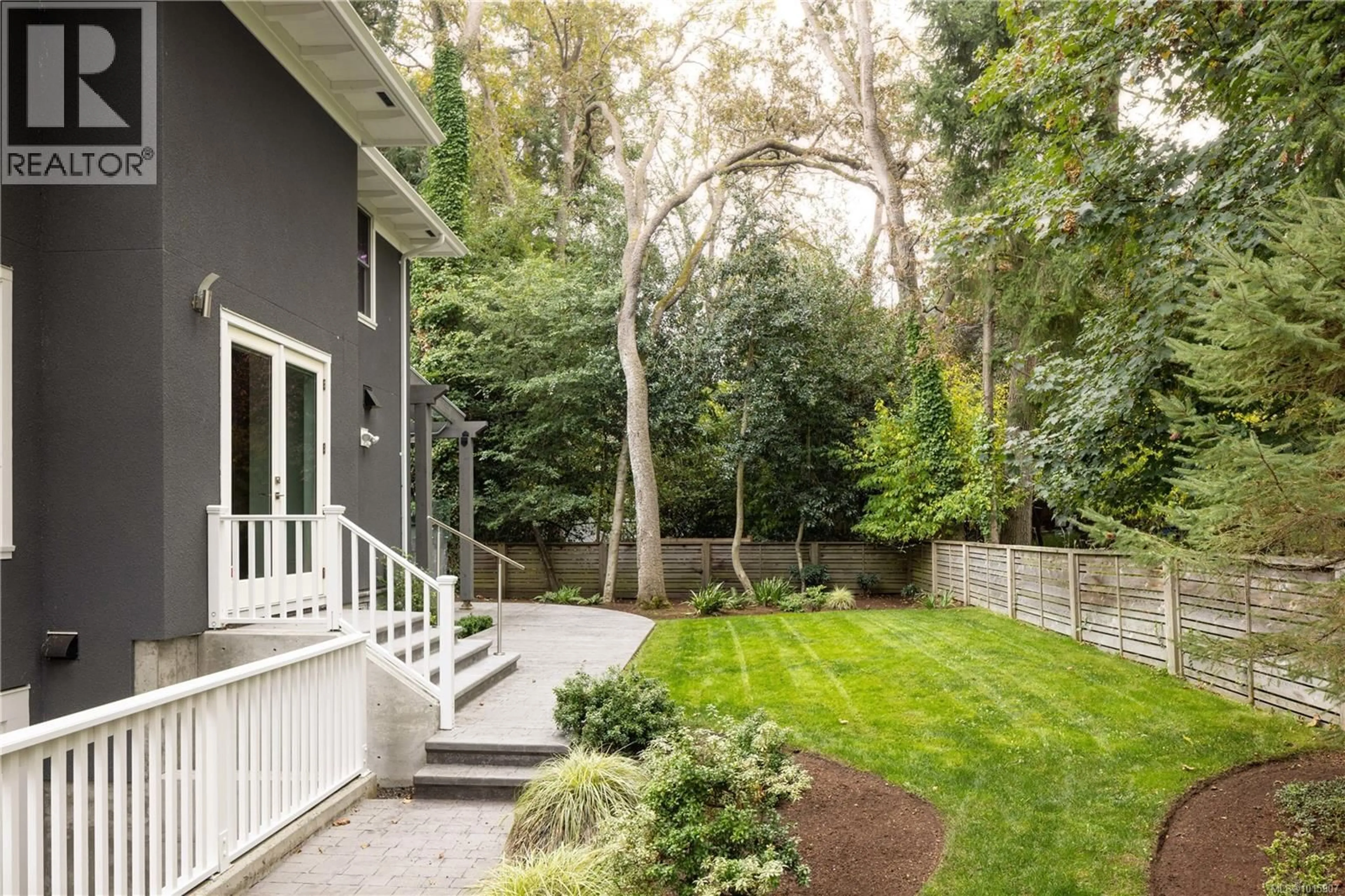 Patio, street for 1198 HEWLETT PLACE, Oak Bay British Columbia V8S4P7
