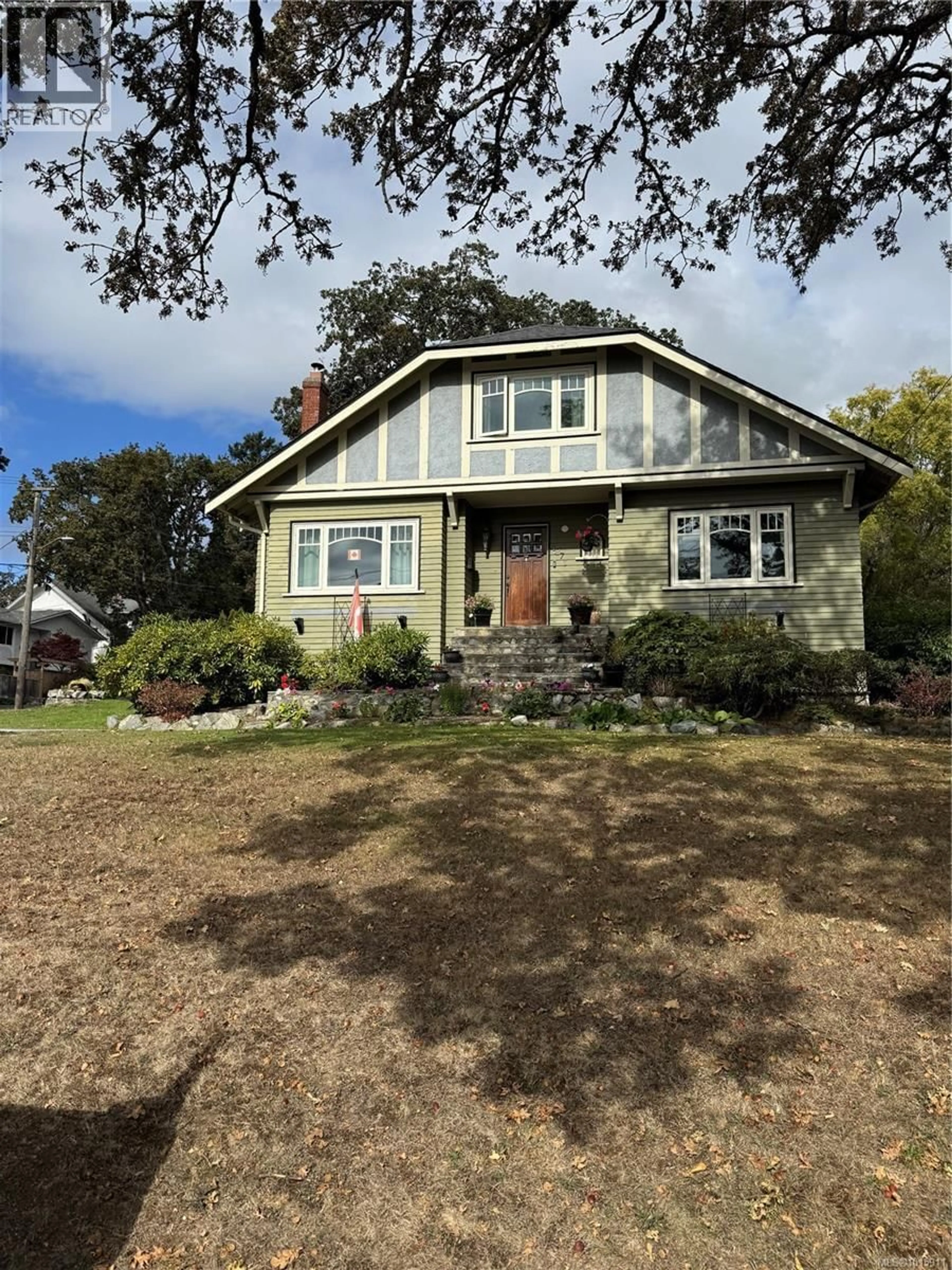 Home with vinyl exterior material, street for 1276 VISTA HEIGHTS, Victoria British Columbia V8T2J1