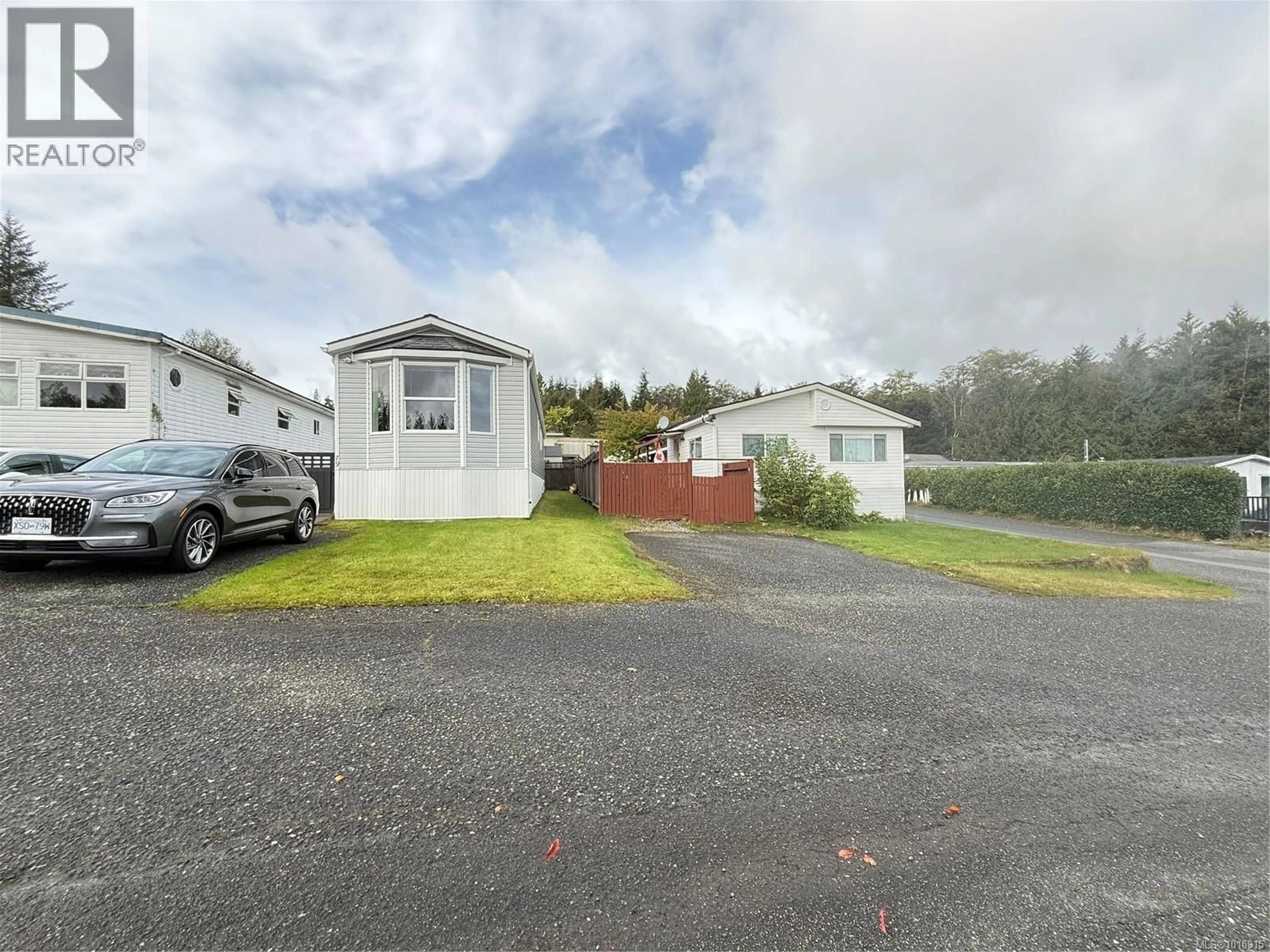 A pic from outside/outdoor area/front of a property/back of a property/a pic from drone, unknown for 7312 KLAKISH PLACE, Port Hardy British Columbia V0N2P0