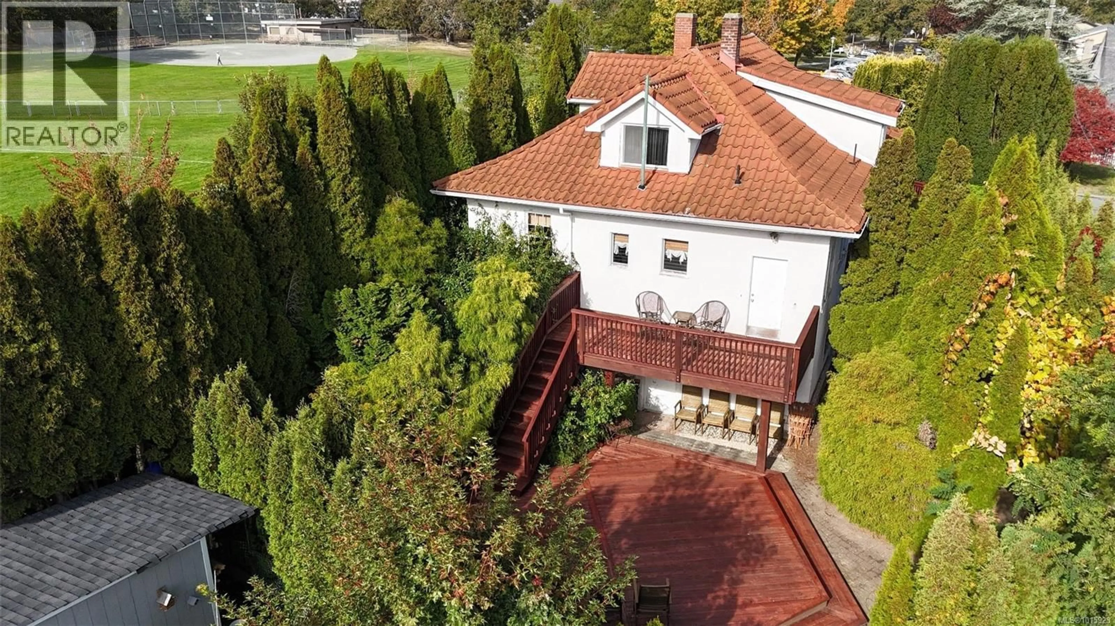 A pic from outside/outdoor area/front of a property/back of a property/a pic from drone, street for 1295 SANTA ROSA AVENUE, Saanich British Columbia V8Z2V5