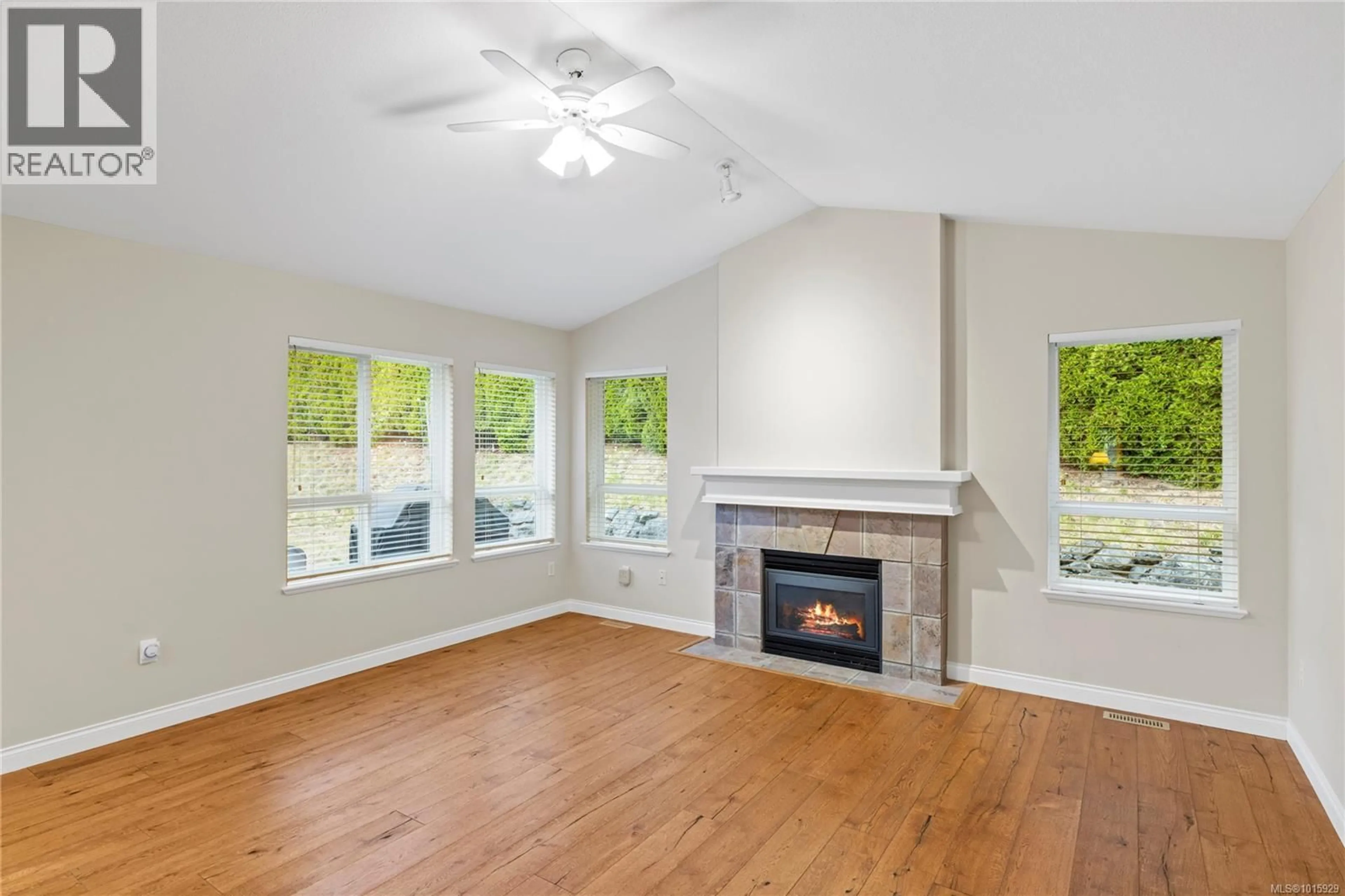 Living room with furniture, unknown for 1205 SATURNA DRIVE, Parksville British Columbia V9P2X5