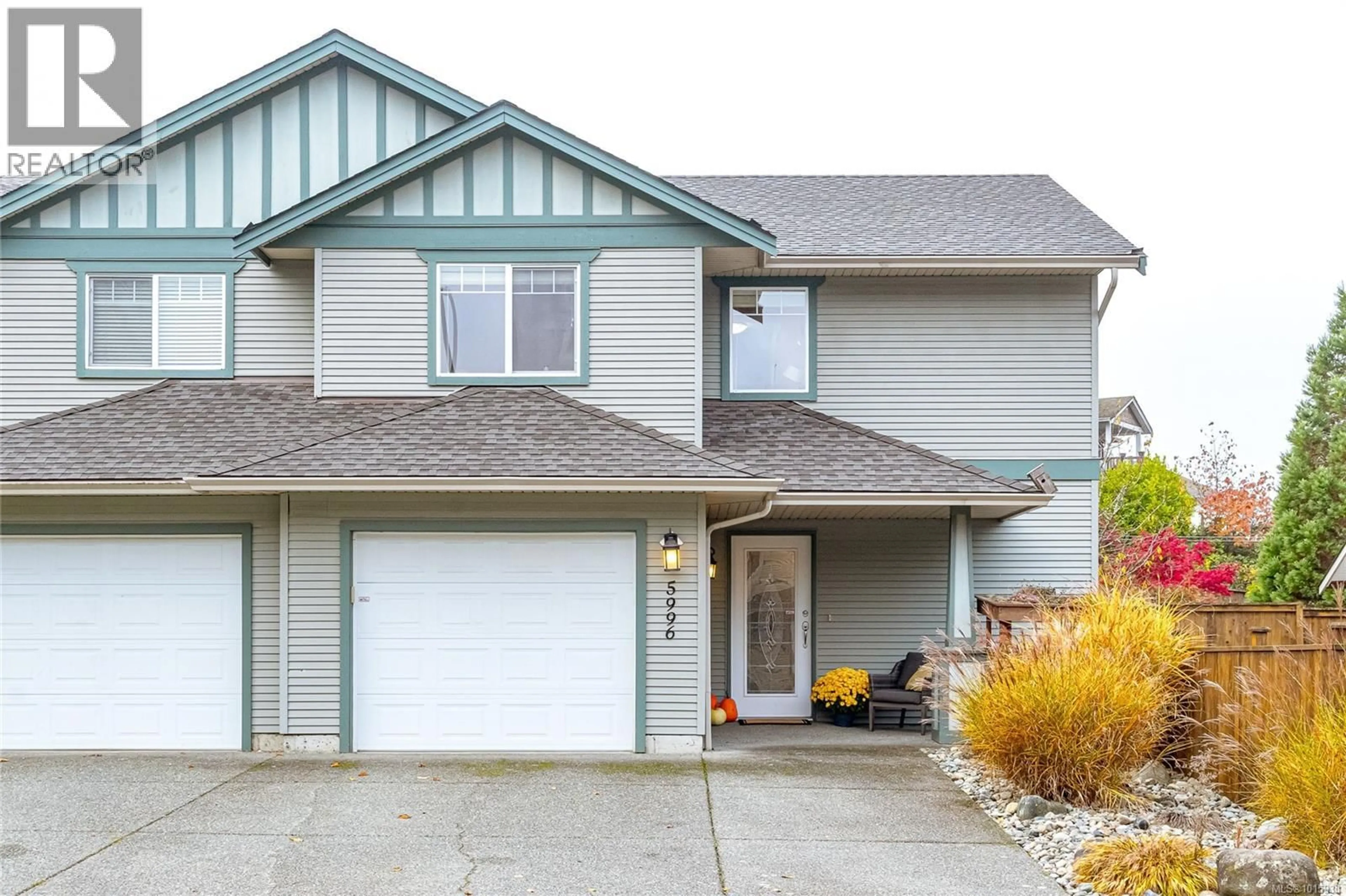 Home with vinyl exterior material, street for 5996 ROCKRIDGE ROAD, Duncan British Columbia V9L6X3