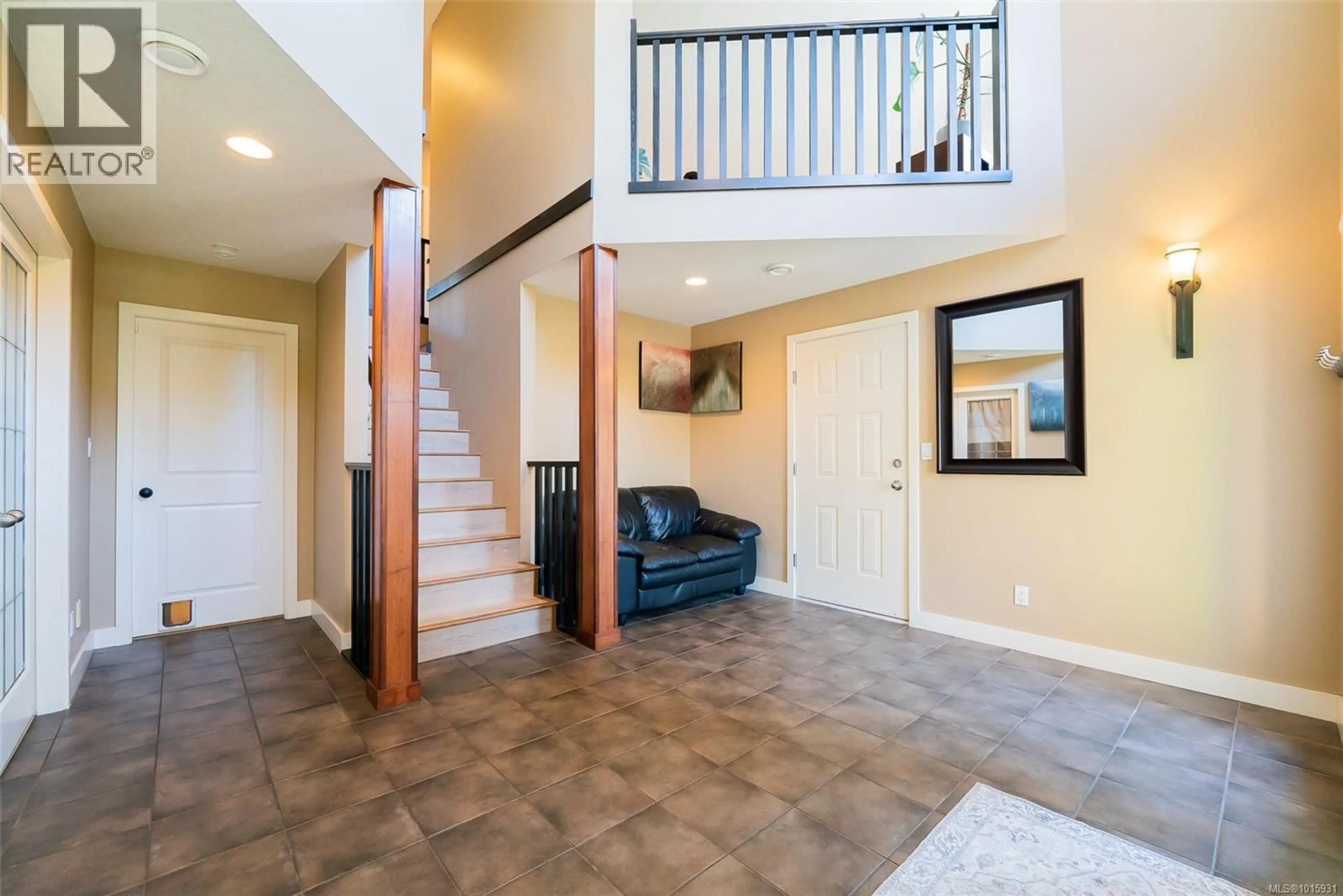 Indoor entryway for 3224 WILLOWMERE CRESCENT, Nanaimo British Columbia V9T6R8
