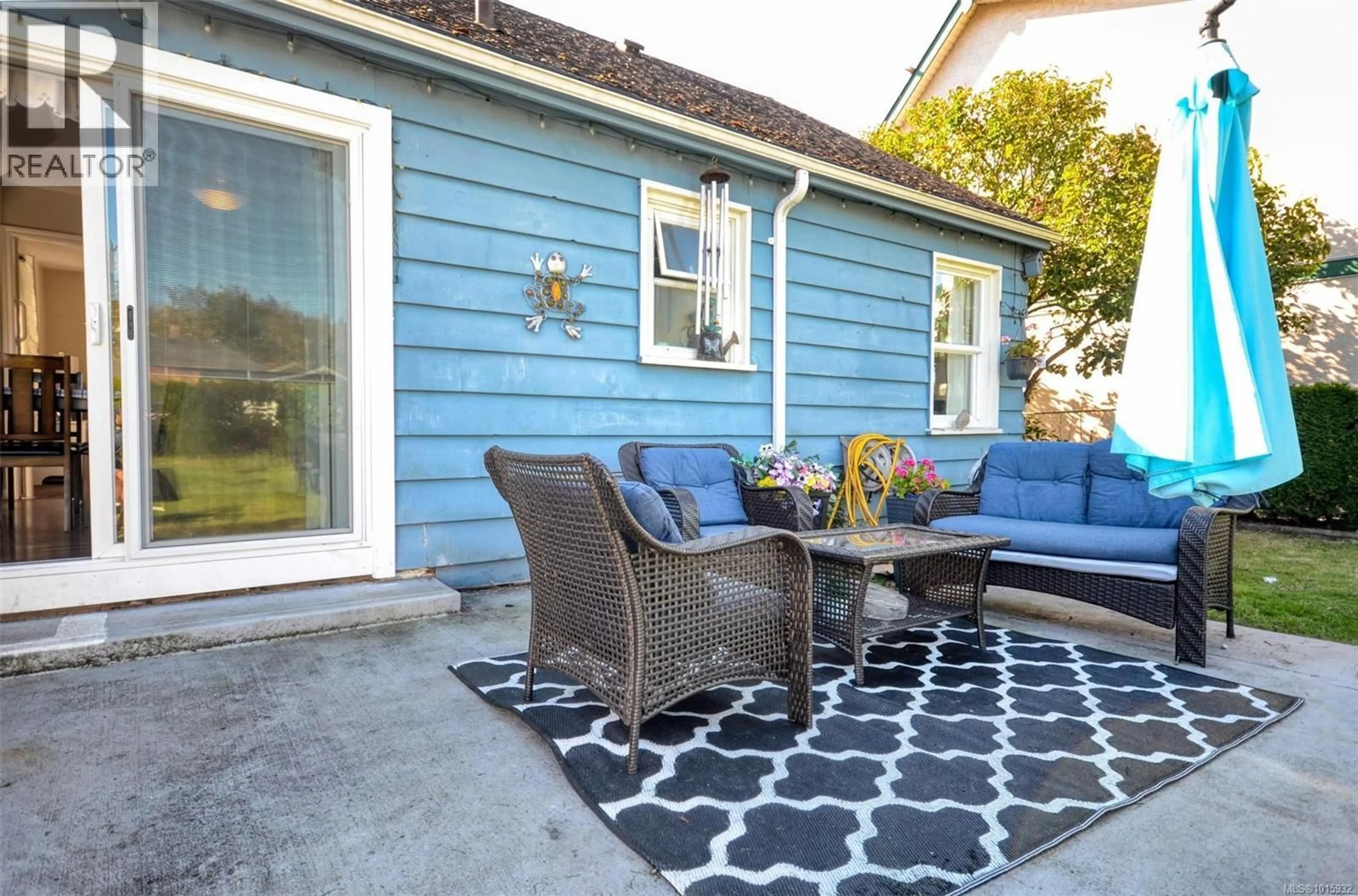 Patio, street for 1006 LYALL STREET, Esquimalt British Columbia V9A5E9
