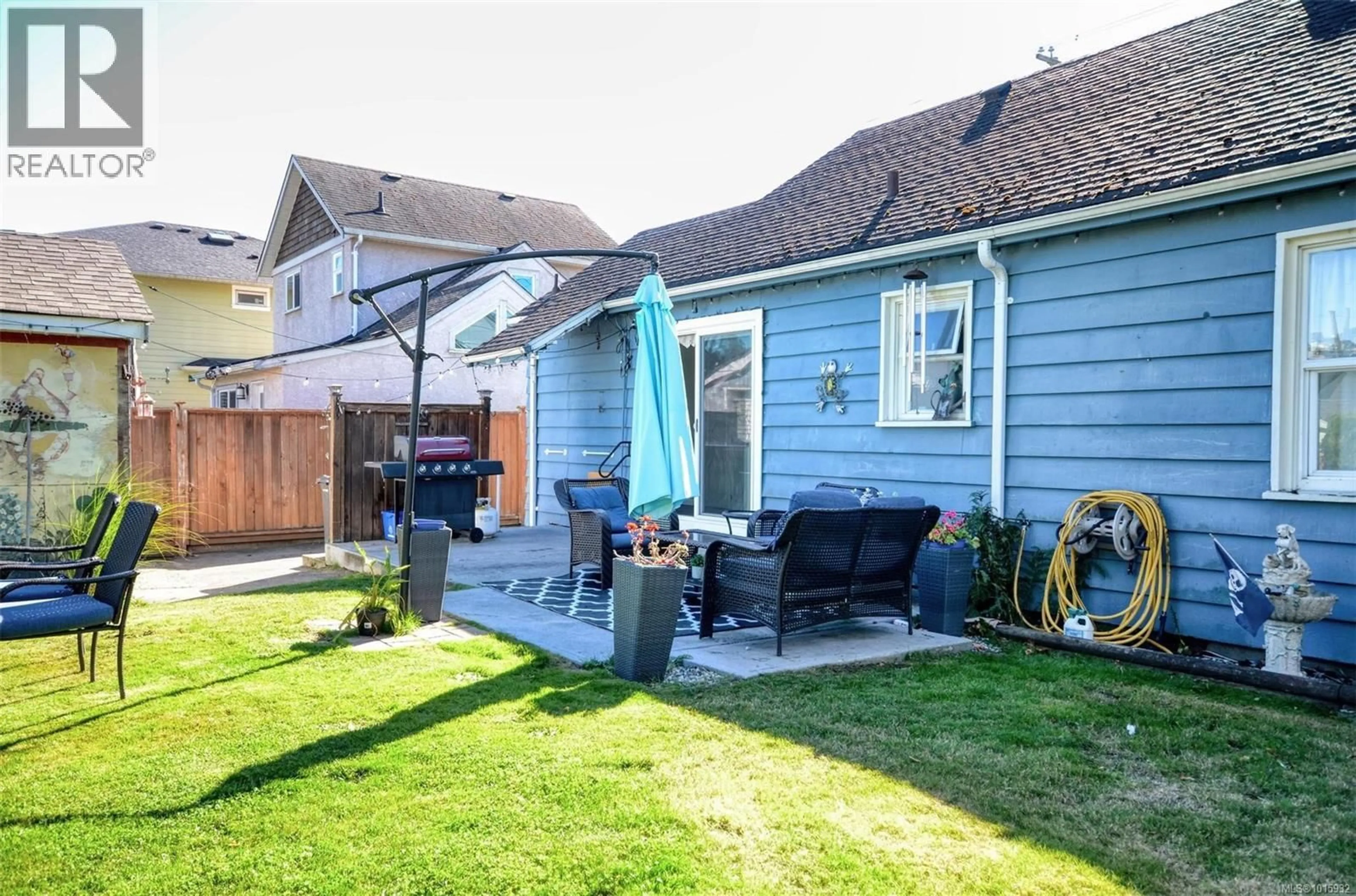 Patio, street for 1006 LYALL STREET, Esquimalt British Columbia V9A5E9