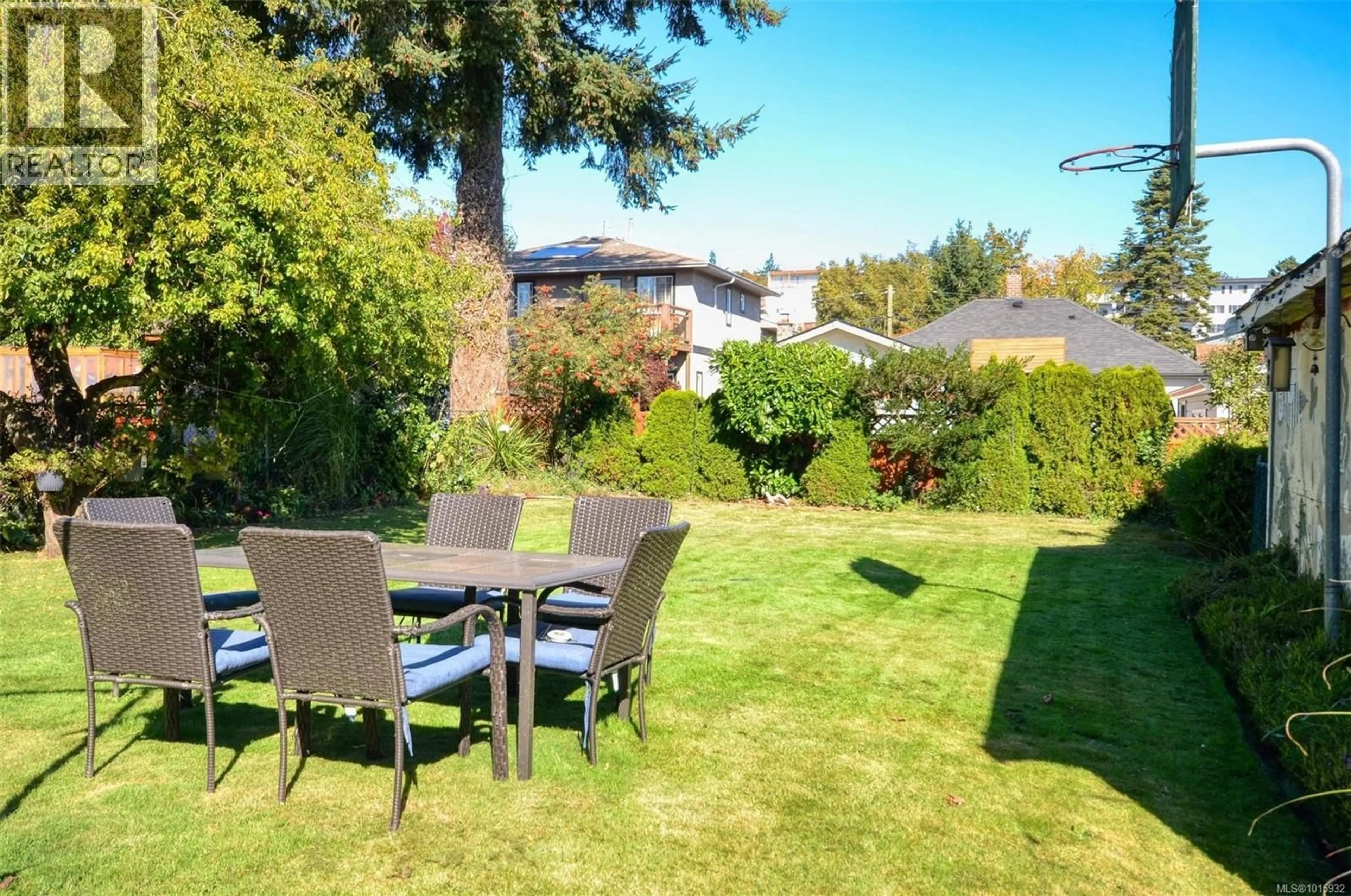 A pic from outside/outdoor area/front of a property/back of a property/a pic from drone, street for 1006 LYALL STREET, Esquimalt British Columbia V9A5E9