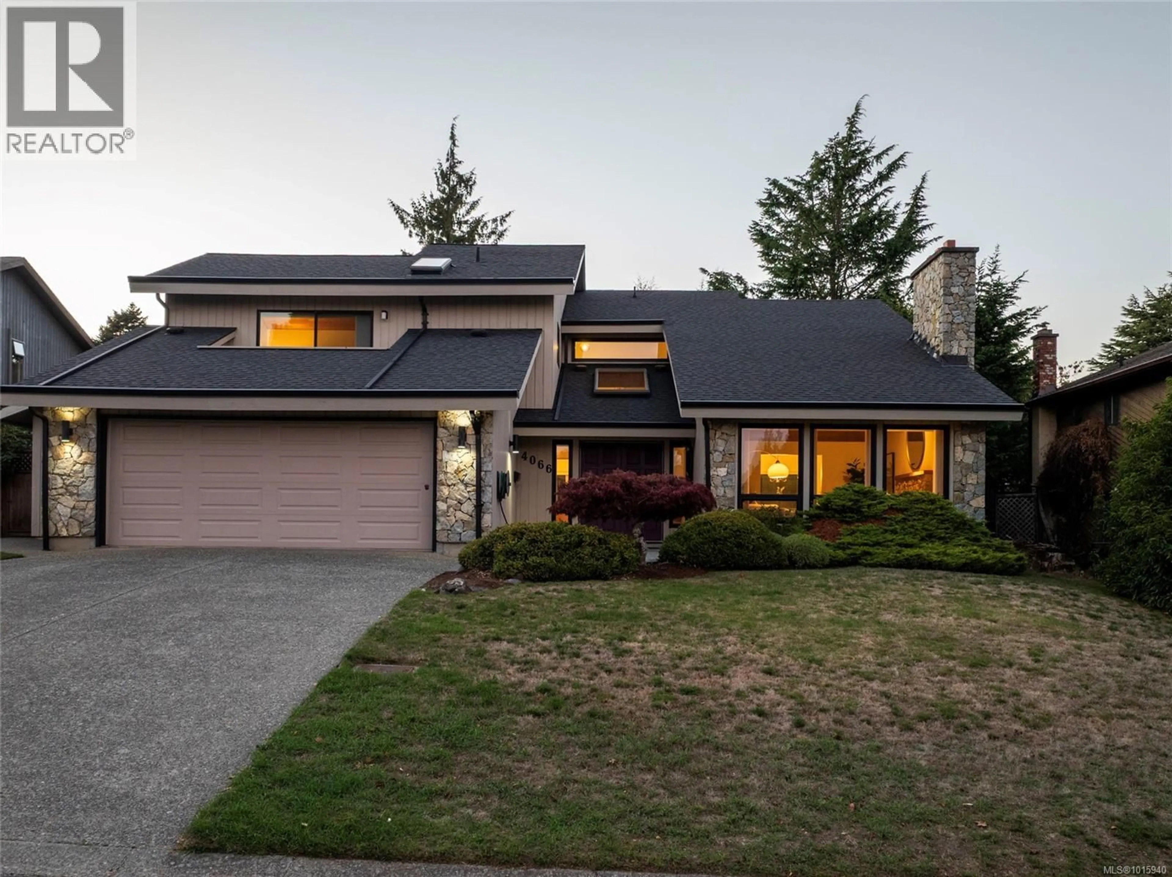 Home with vinyl exterior material, street for 4066 JASON PLACE, Saanich British Columbia V8N4T6