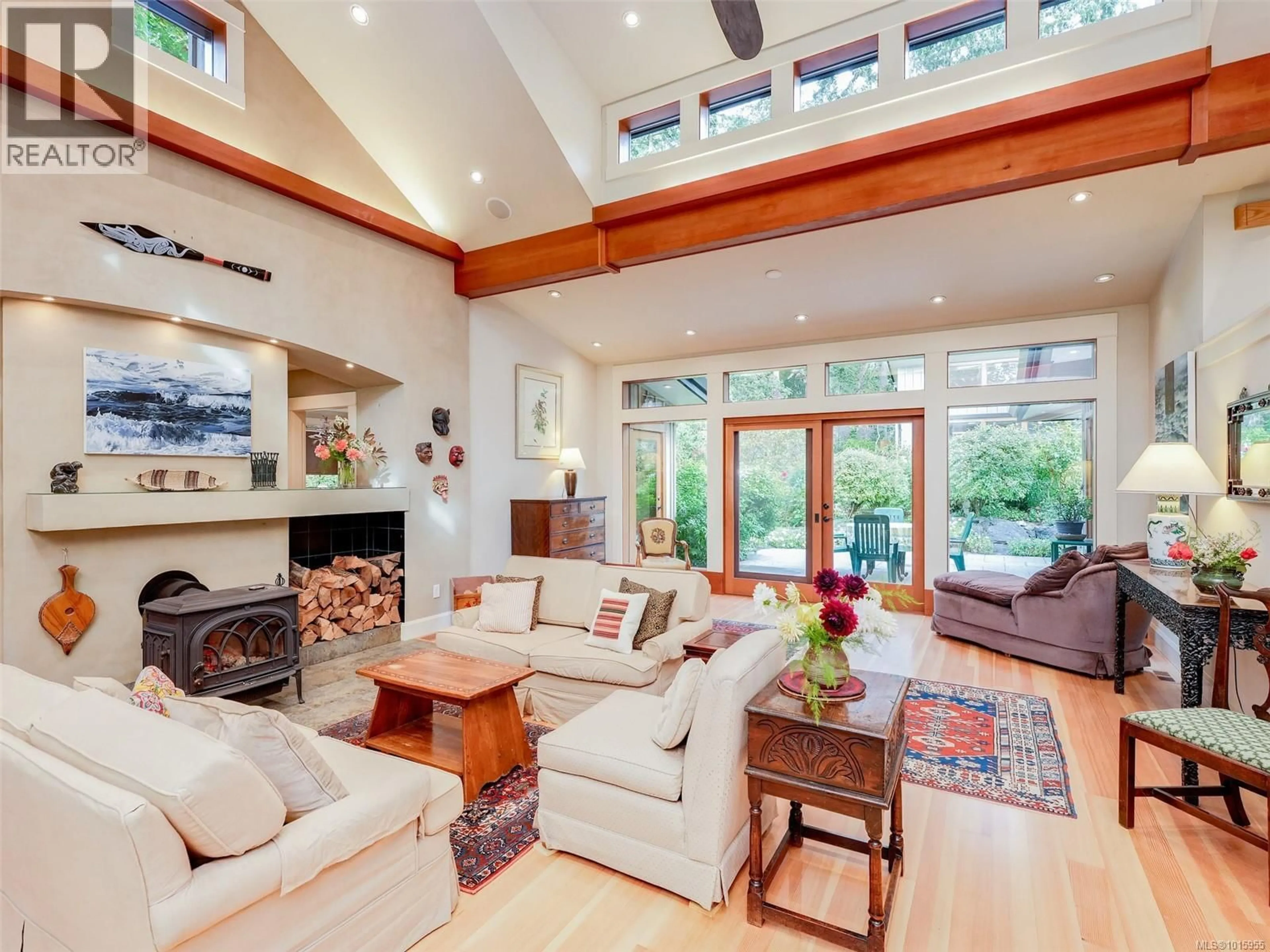 Living room with furniture, unknown for 590 DOWNEY ROAD, North Saanich British Columbia V8L5M6