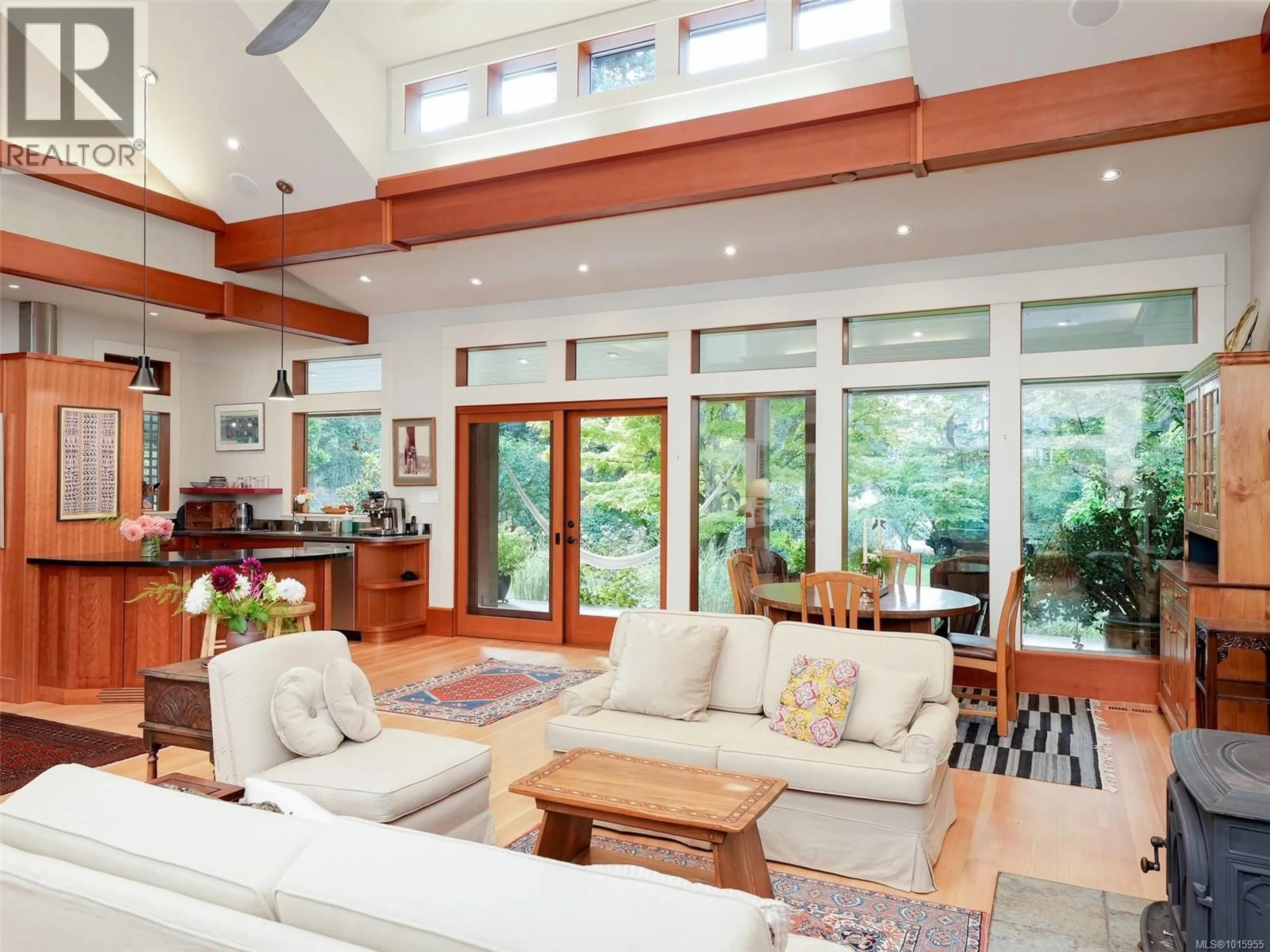 Living room with furniture, unknown for 590 DOWNEY ROAD, North Saanich British Columbia V8L5M6