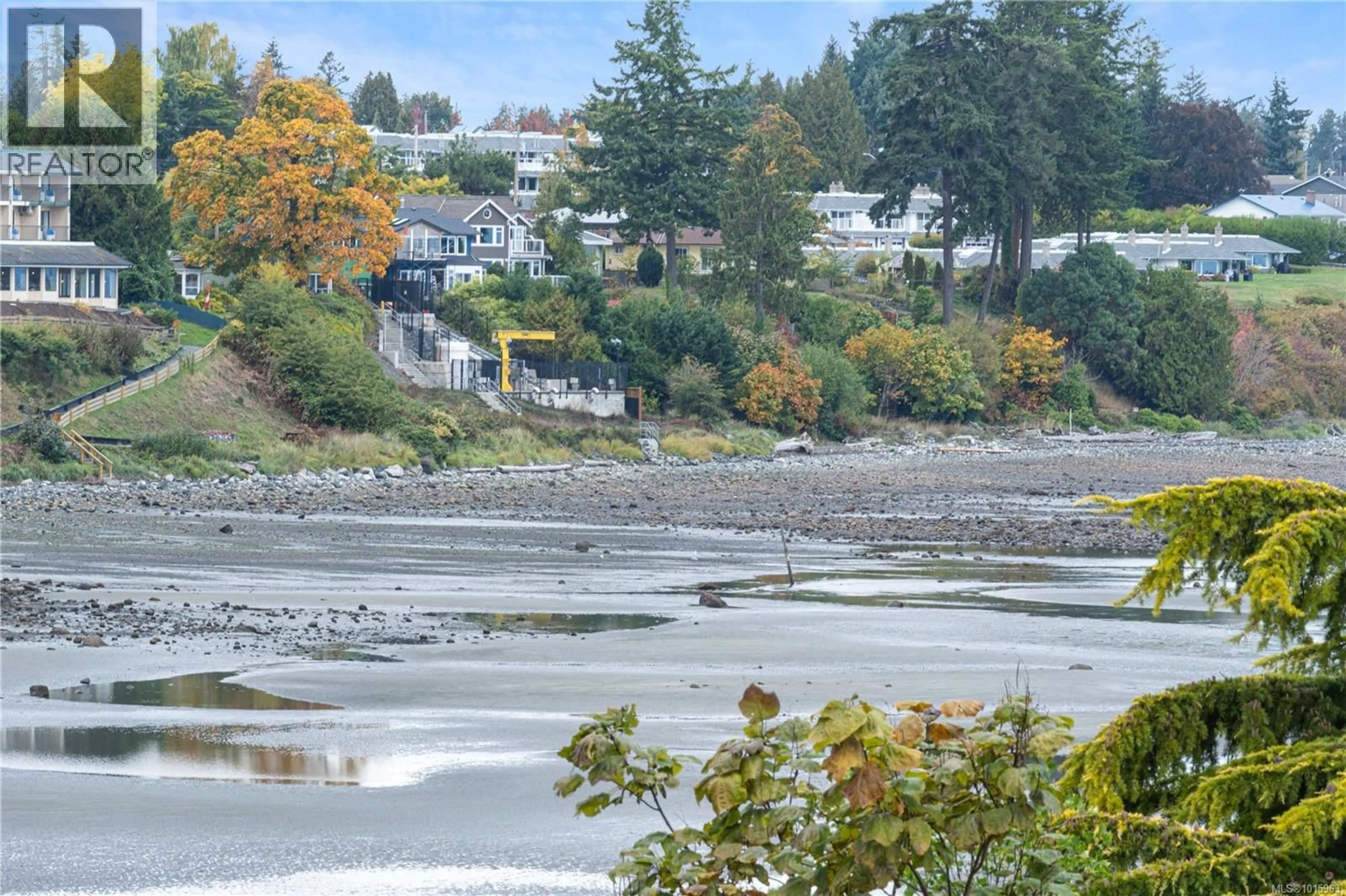 Blurry image for 401 - 194 BEACHSIDE DRIVE, Parksville British Columbia V9P0B1