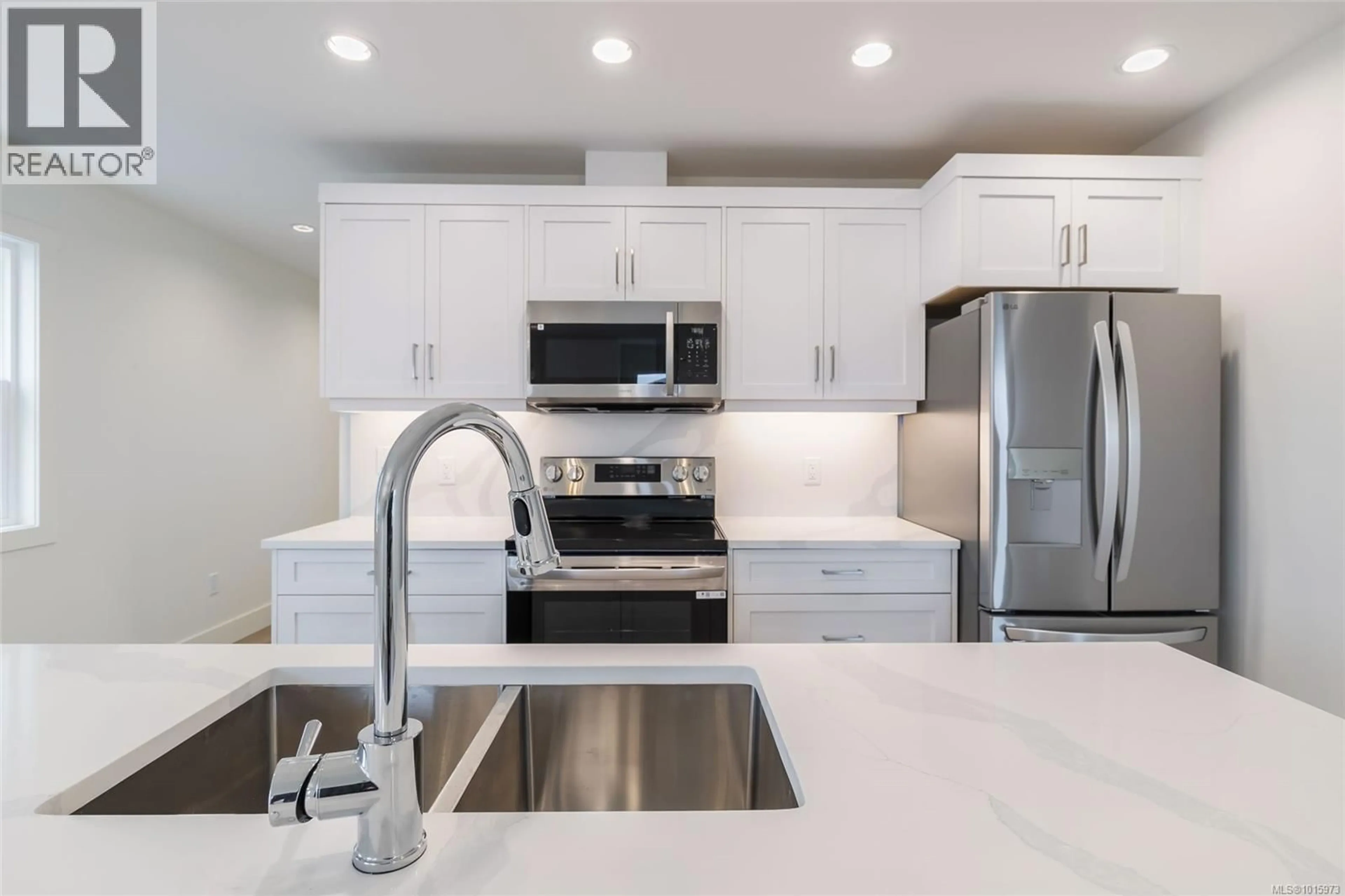 Open concept kitchen, ceramic/tile floor for 6268 OLD MILL ROAD, Duncan British Columbia V9L0G7