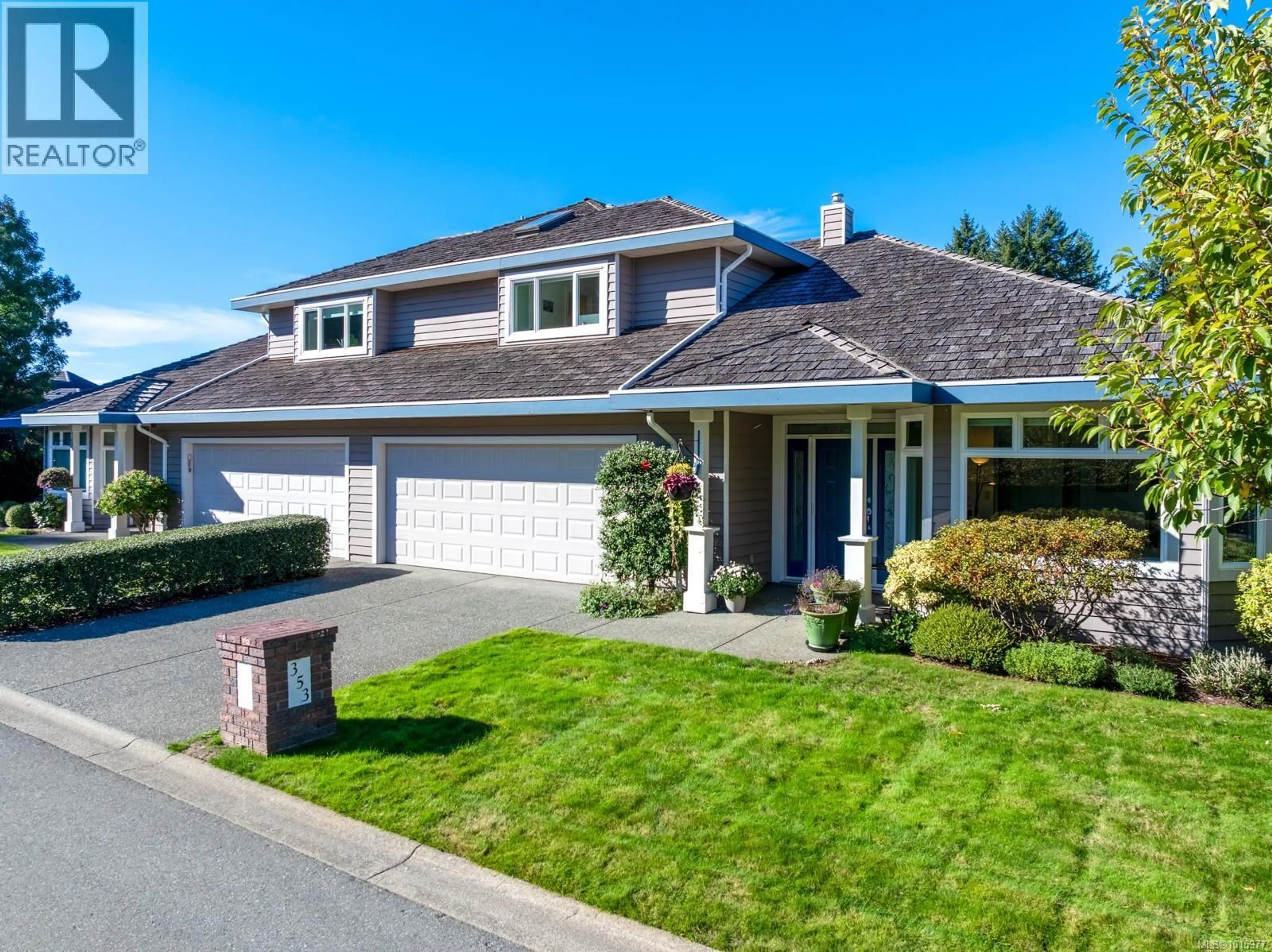Home with vinyl exterior material, street for 353 - 3399 CROWN ISLE DRIVE, Courtenay British Columbia V9N9X7