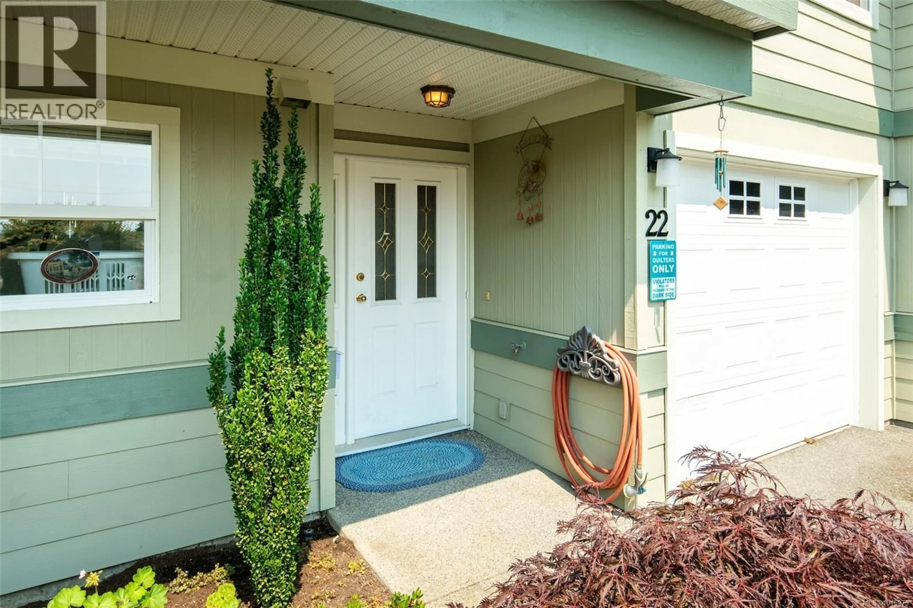 Indoor entryway for 22 - 126 HALLOWELL ROAD, View Royal British Columbia V9A7K2